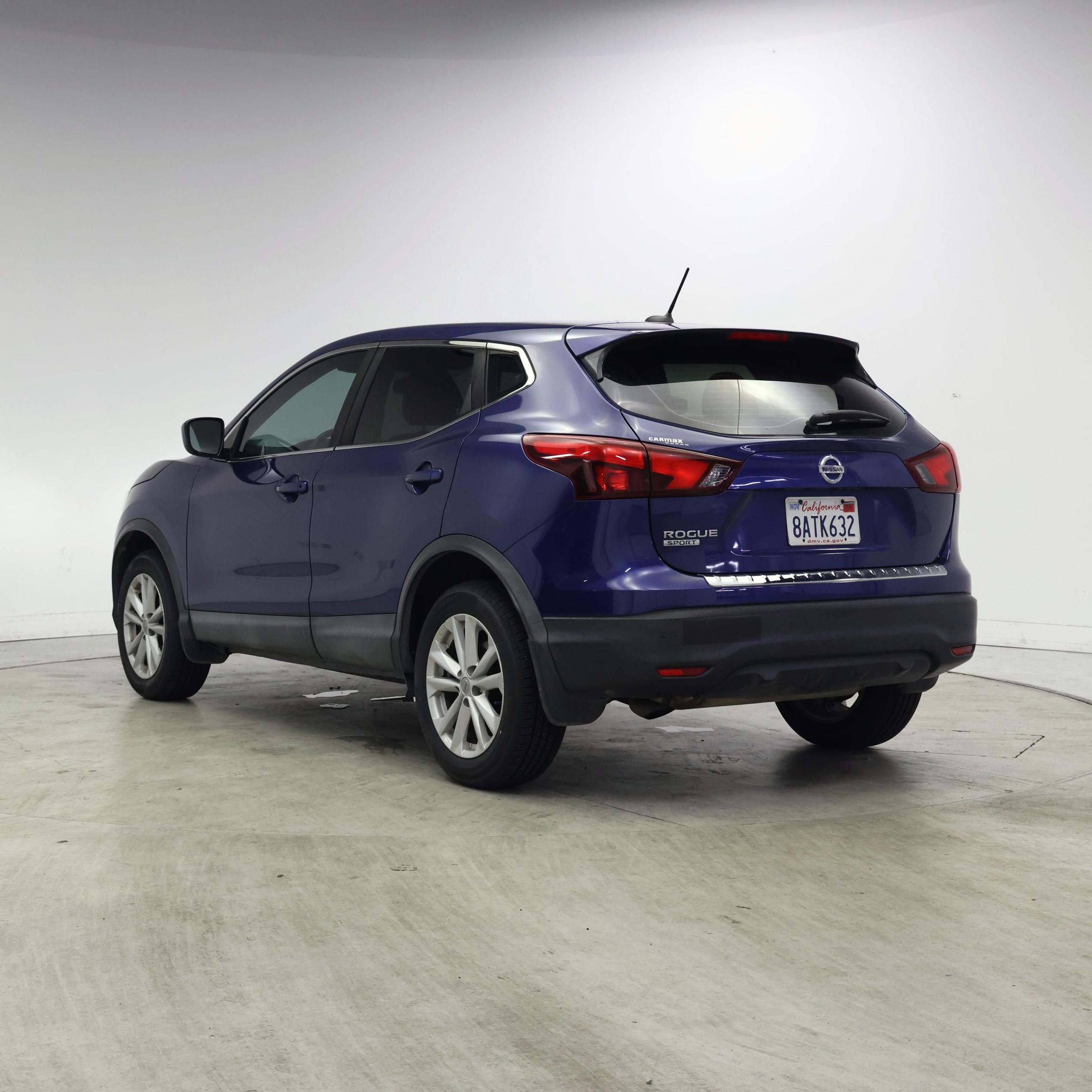 Thumbnail: 2017 Nissan Rogue Sport - 2