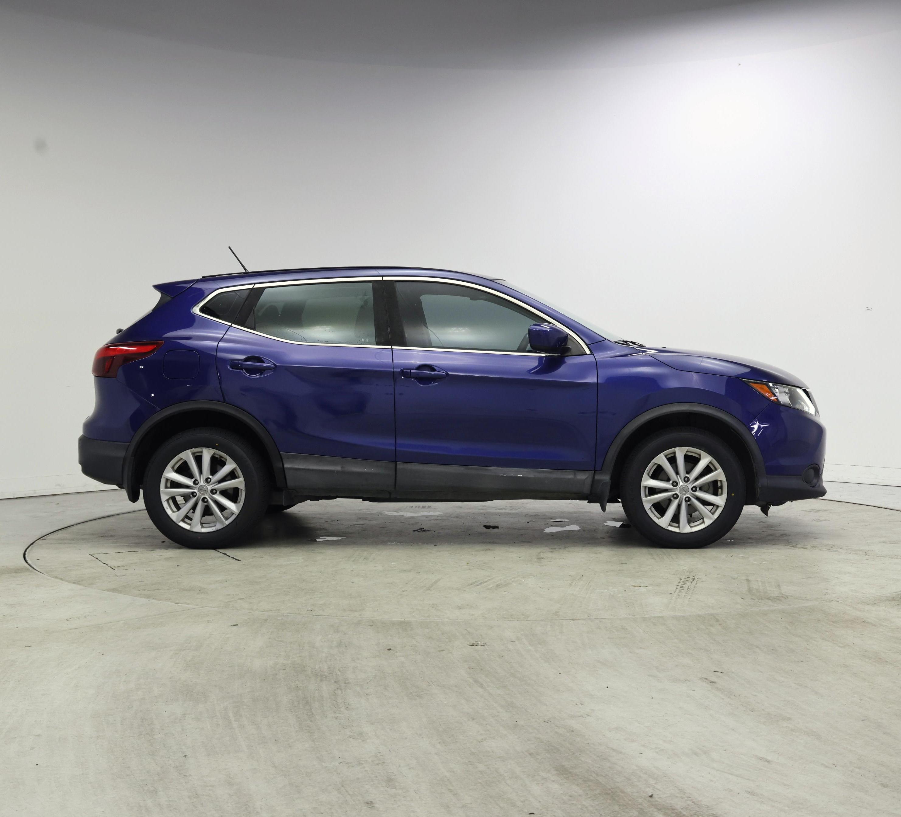 Thumbnail: 2017 Nissan Rogue Sport - 7