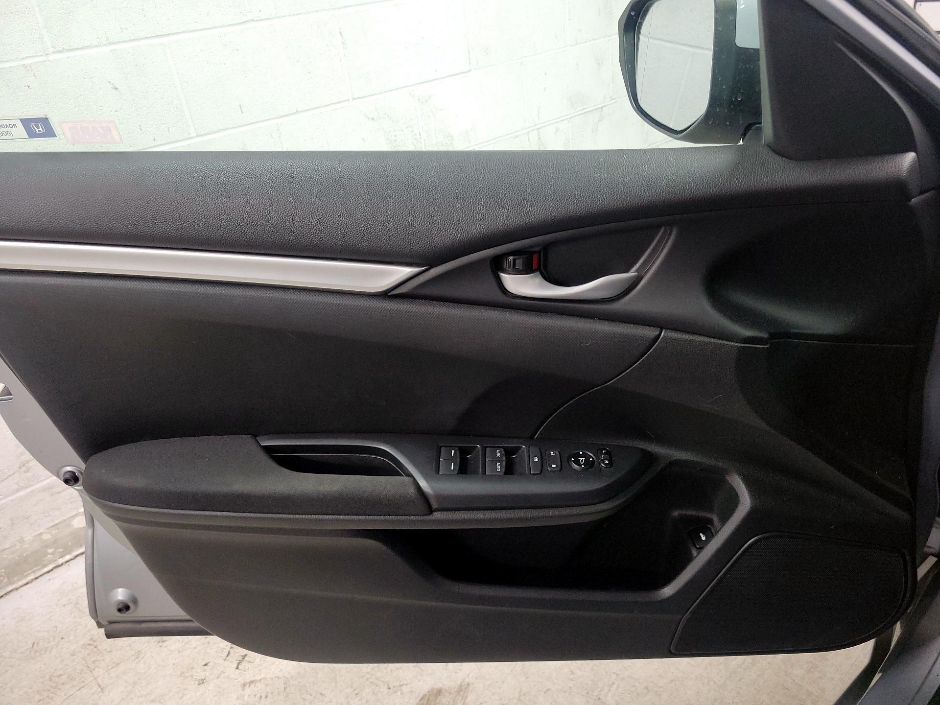 Thumbnail: 2016 Honda Civic - 12