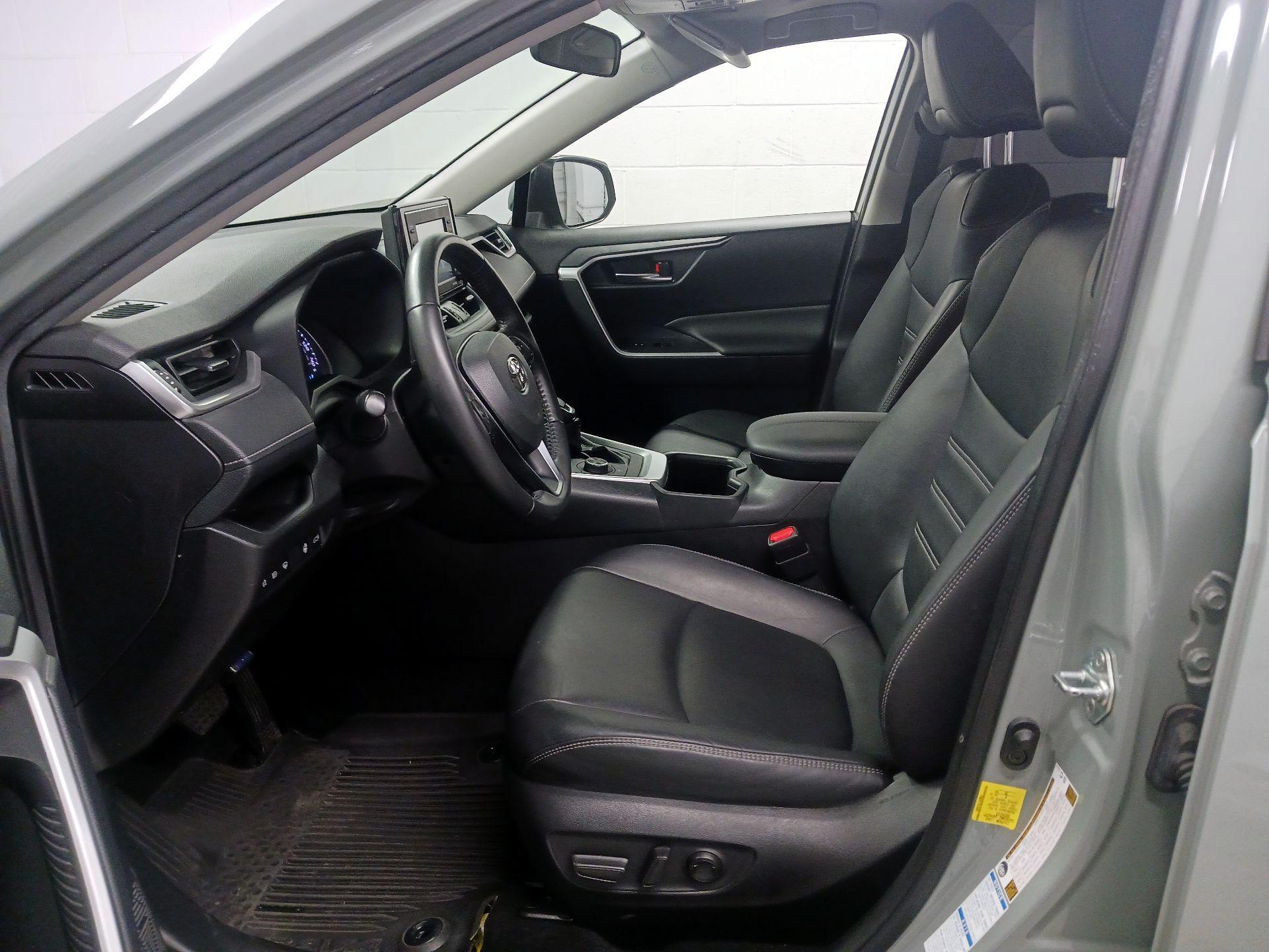 Thumbnail: 2022 Toyota RAV4 - 11