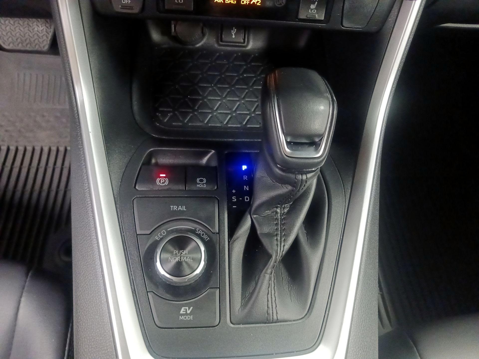 Thumbnail: 2022 Toyota RAV4 - 15