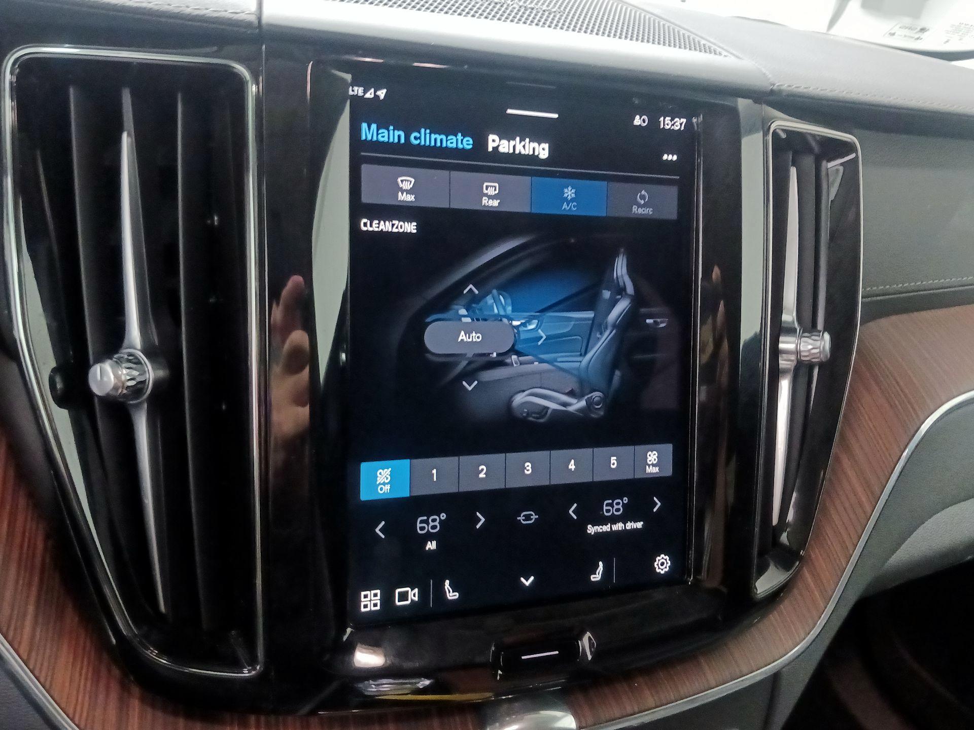Thumbnail: 2024 Volvo XC60 - 15