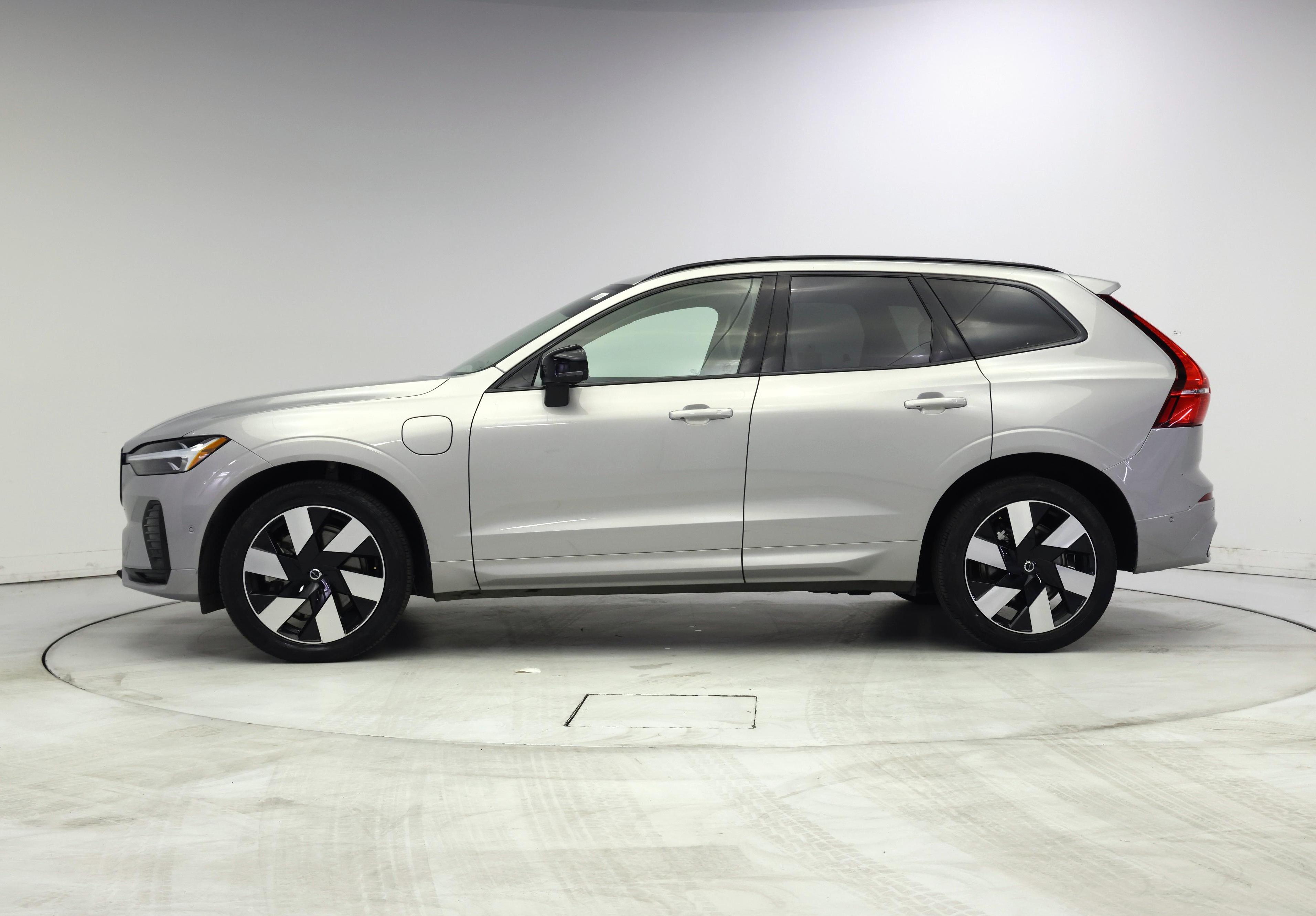 Thumbnail: 2024 Volvo XC60 - 3