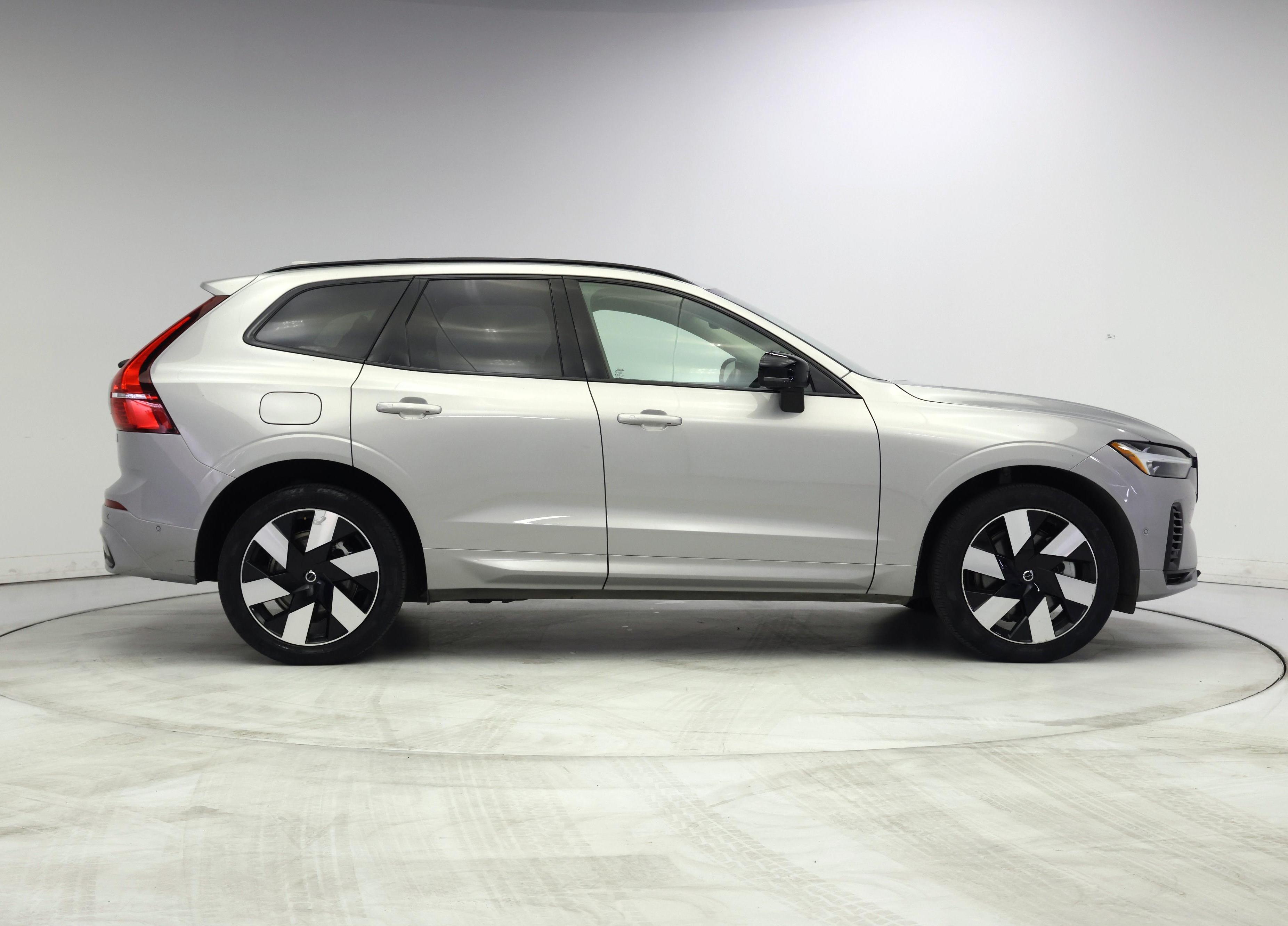 Thumbnail: 2024 Volvo XC60 - 7