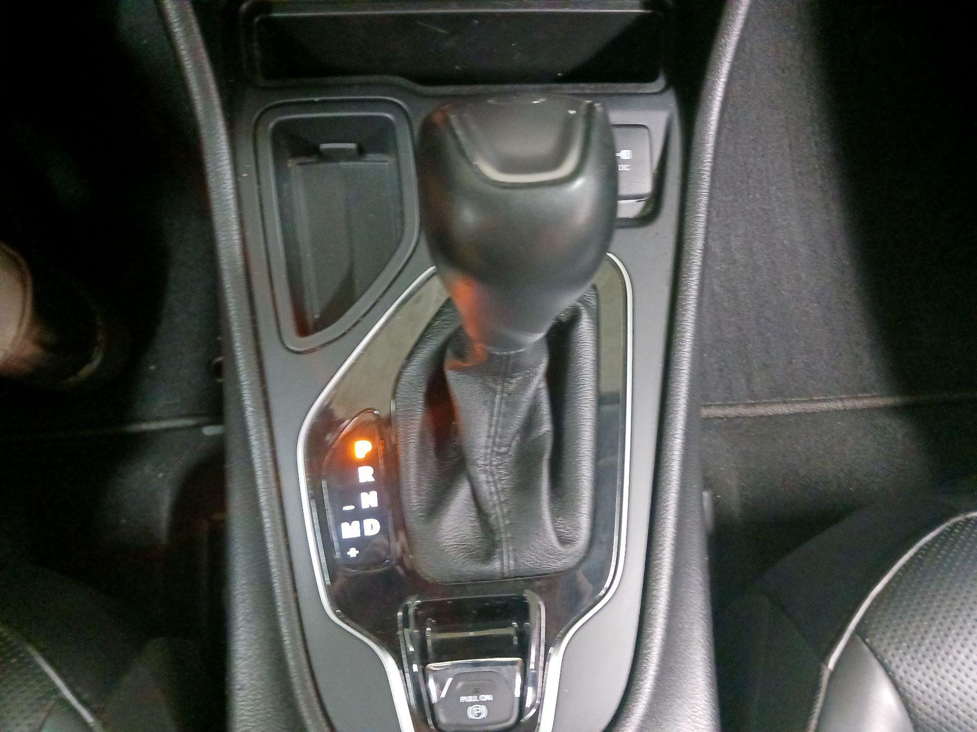 Thumbnail: 2019 Jeep Cherokee - 16