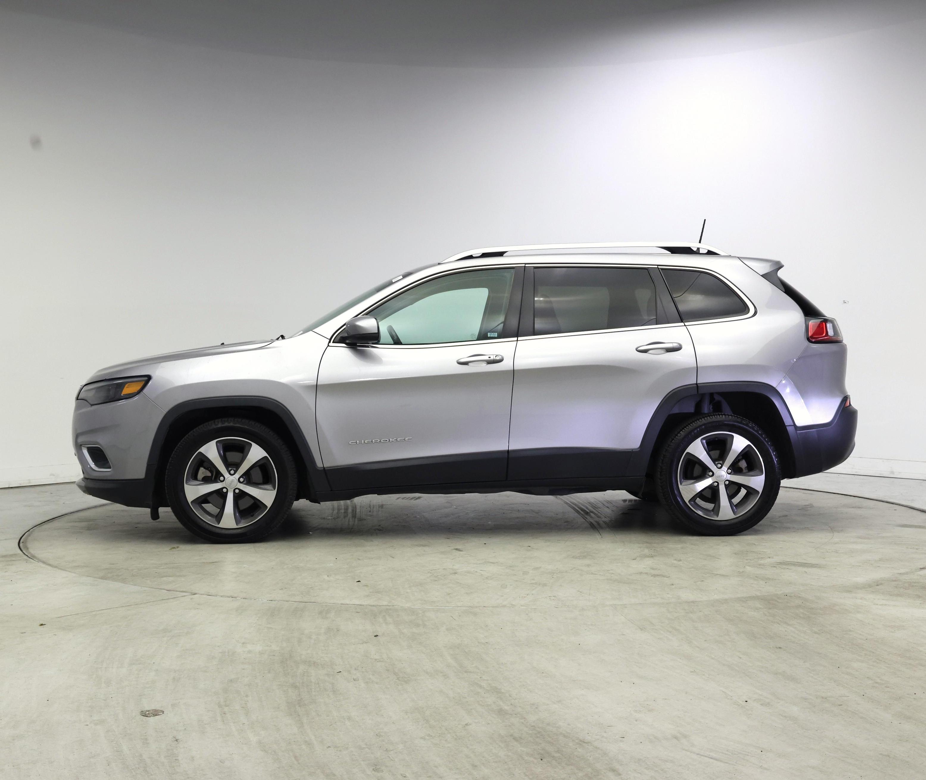 Thumbnail: 2019 Jeep Cherokee - 3