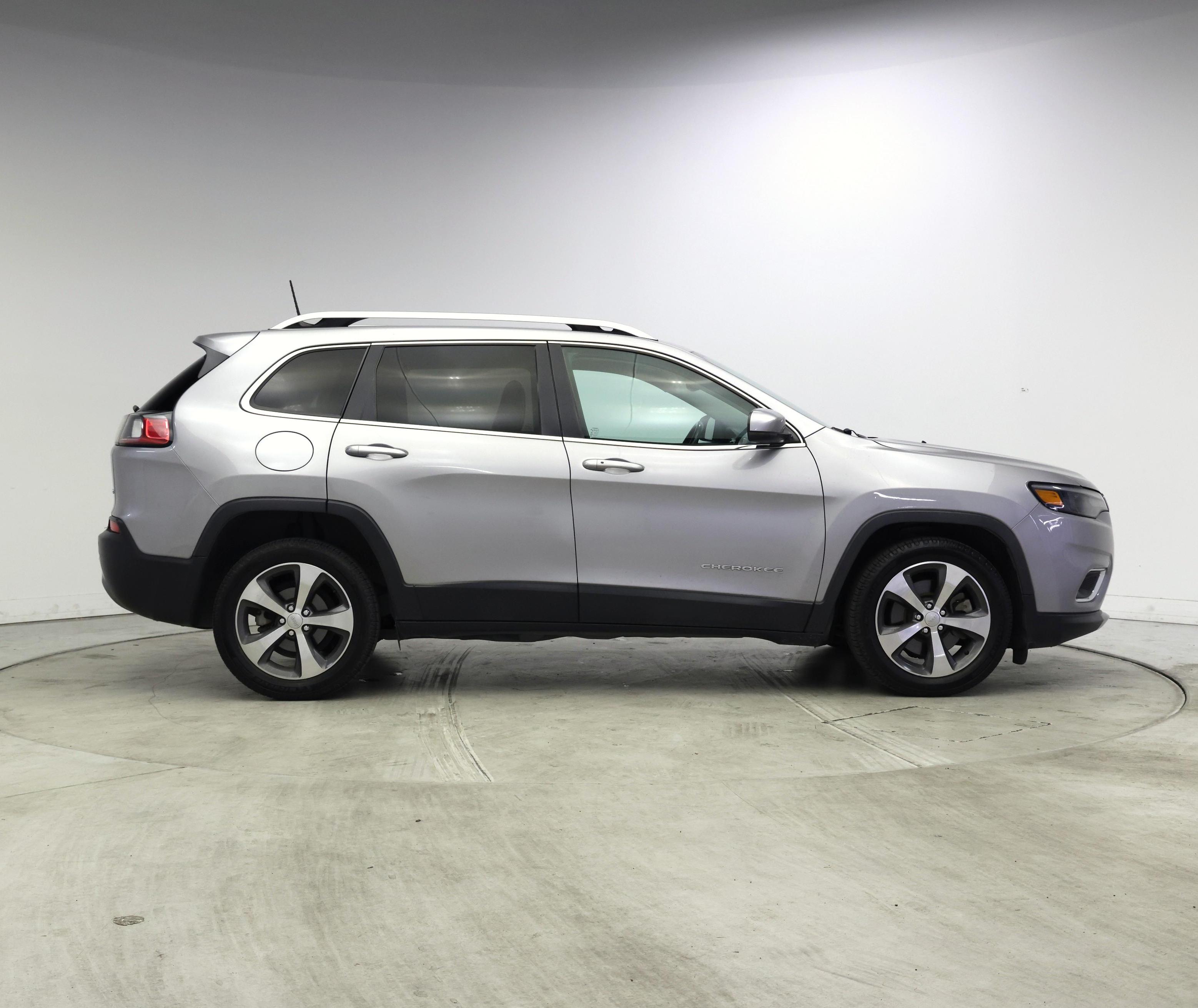 Thumbnail: 2019 Jeep Cherokee - 7