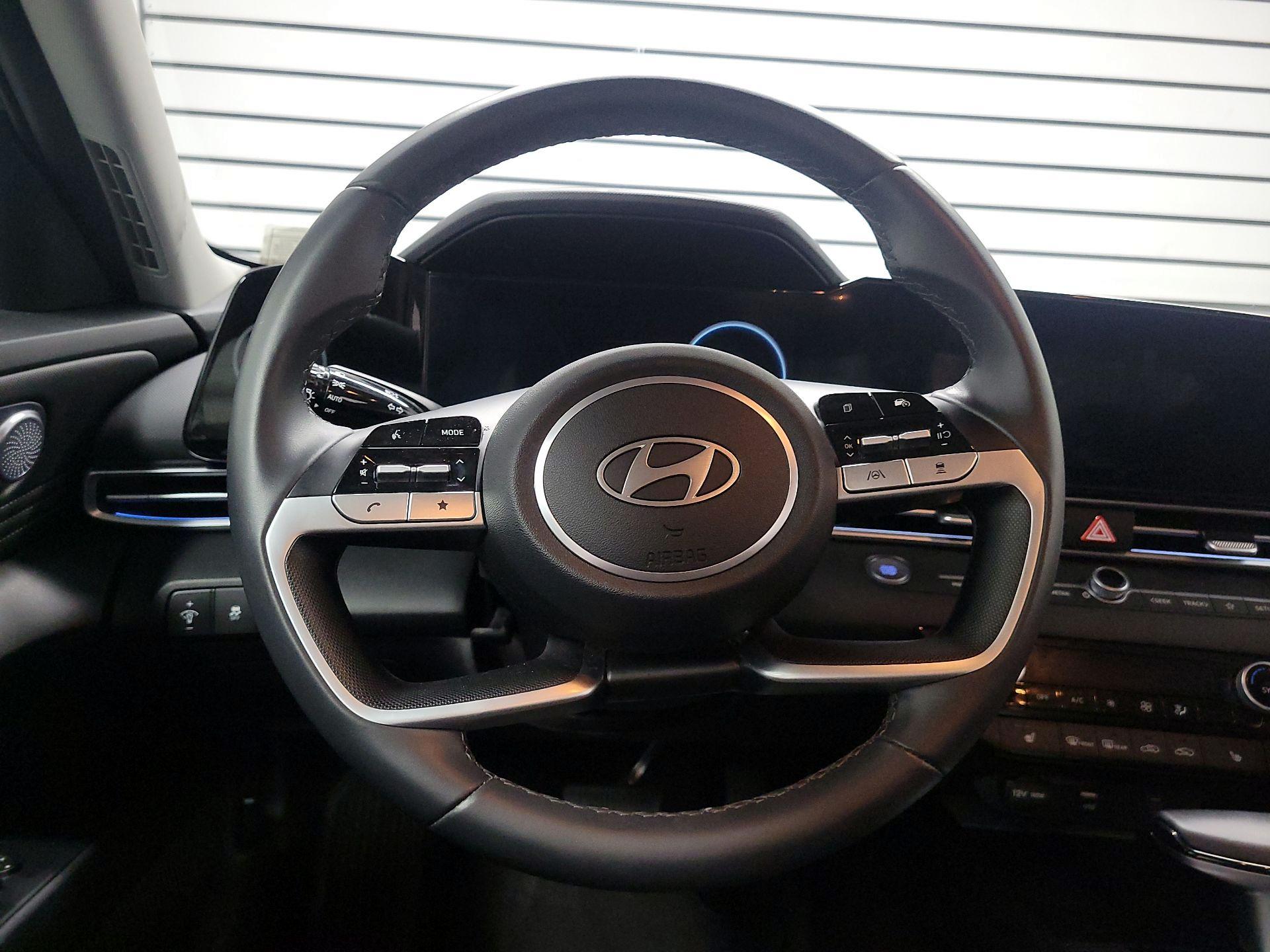 Thumbnail: 2024 Hyundai Elantra - 10