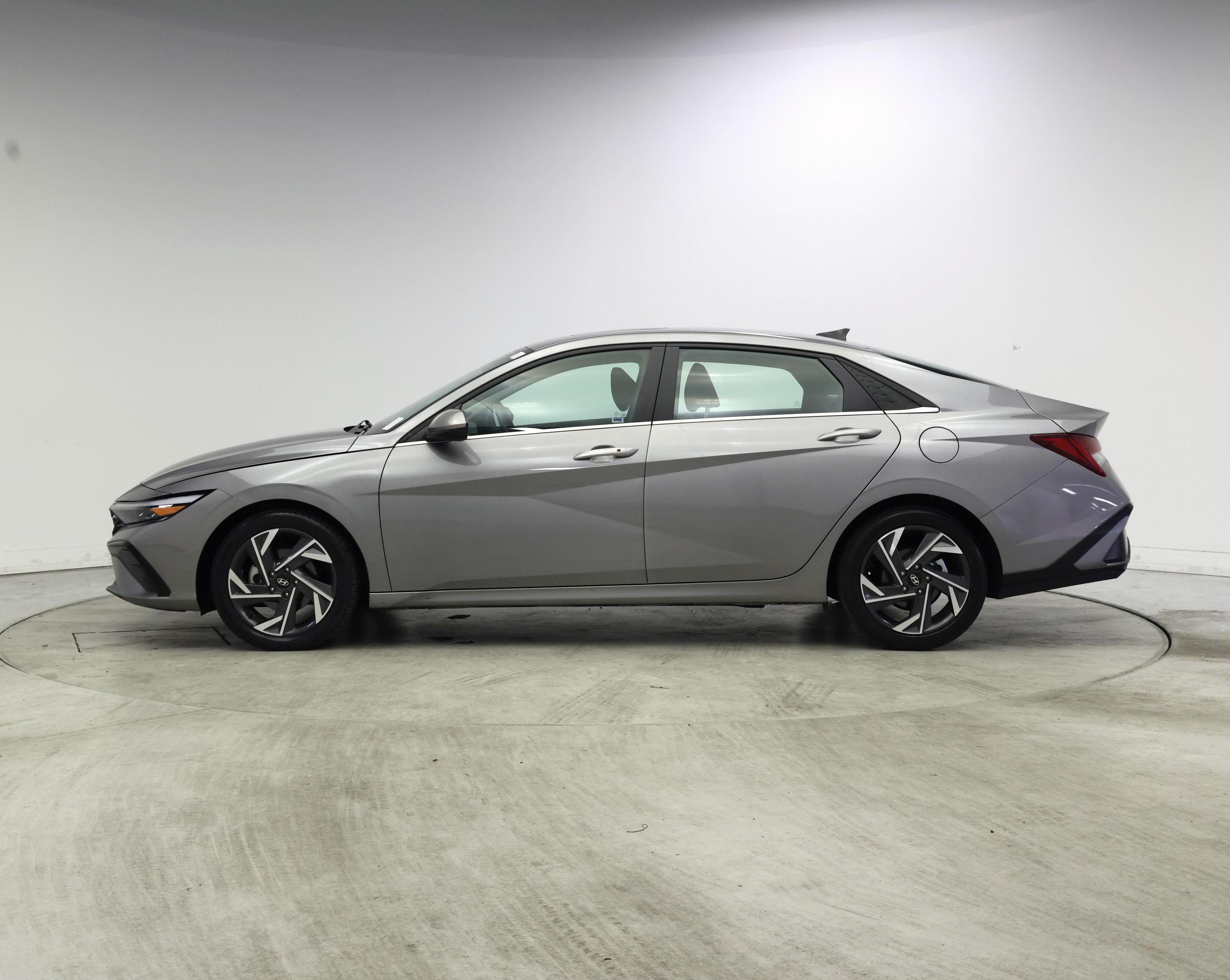 Thumbnail: 2024 Hyundai Elantra - 3