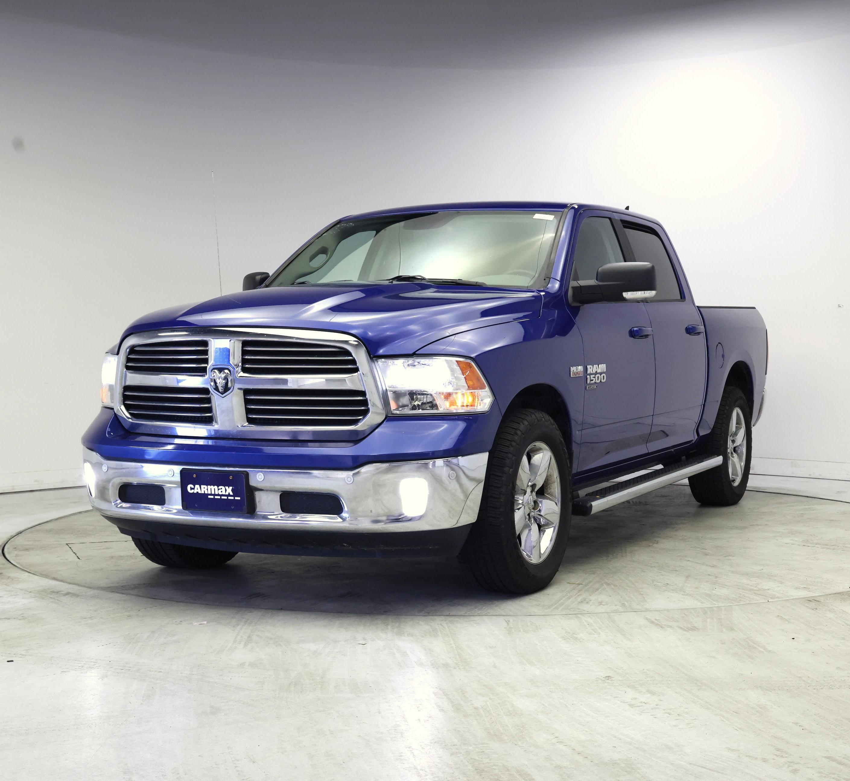 Thumbnail: 2019 RAM 1500 Classic - 4