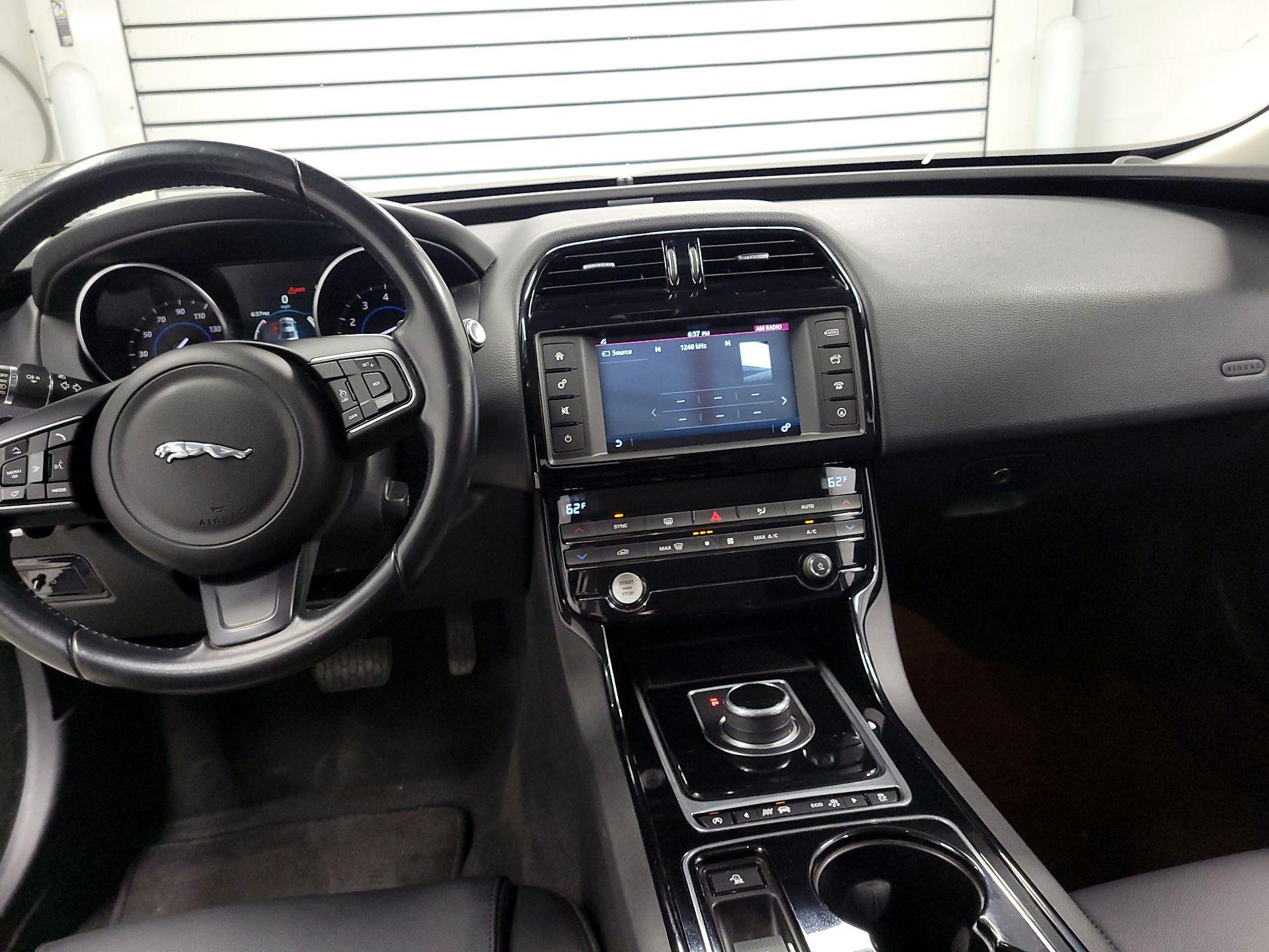 Thumbnail: 2017 Jaguar XE - 9