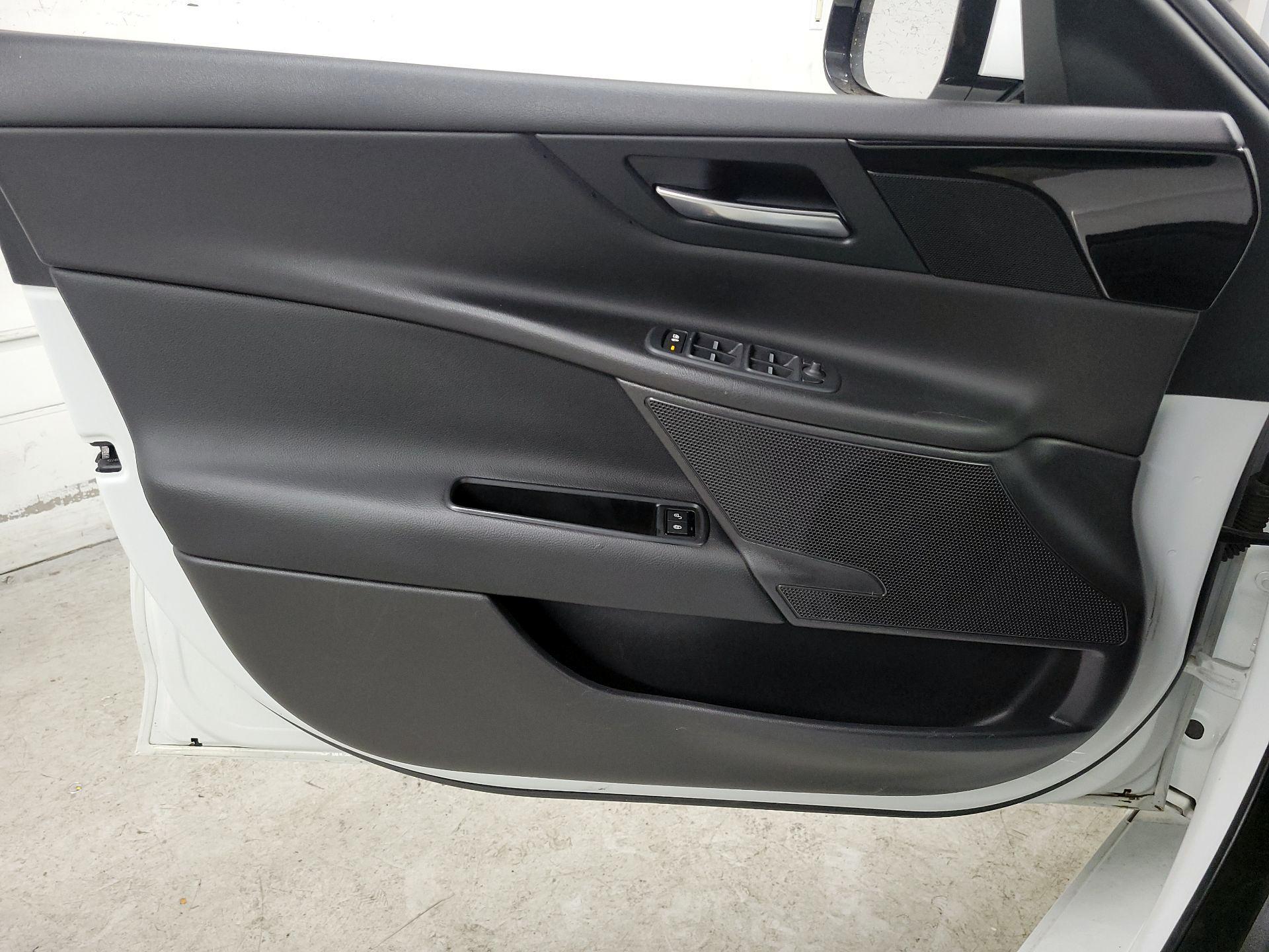 Thumbnail: 2017 Jaguar XE - 12