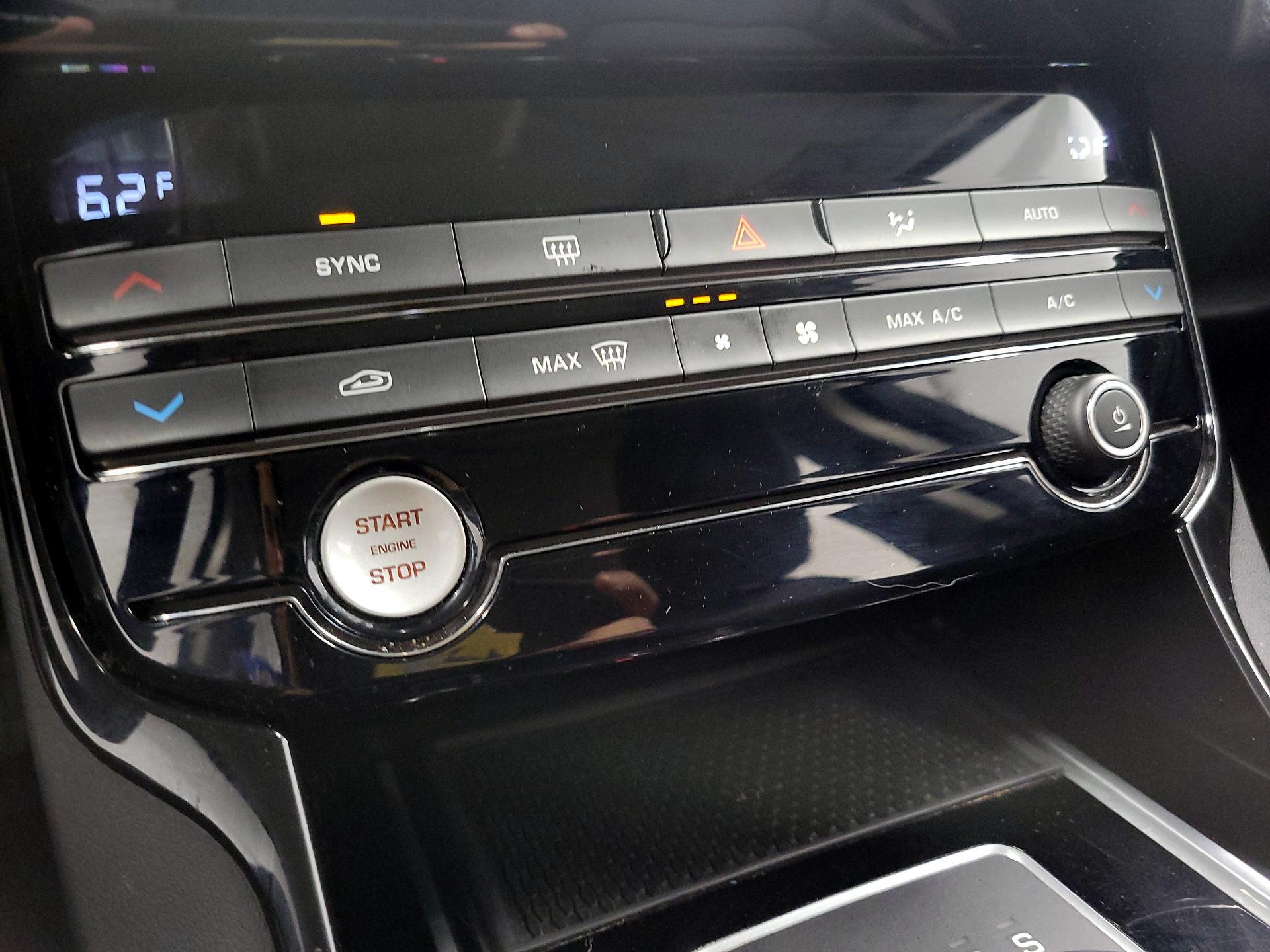 Thumbnail: 2017 Jaguar XE - 14