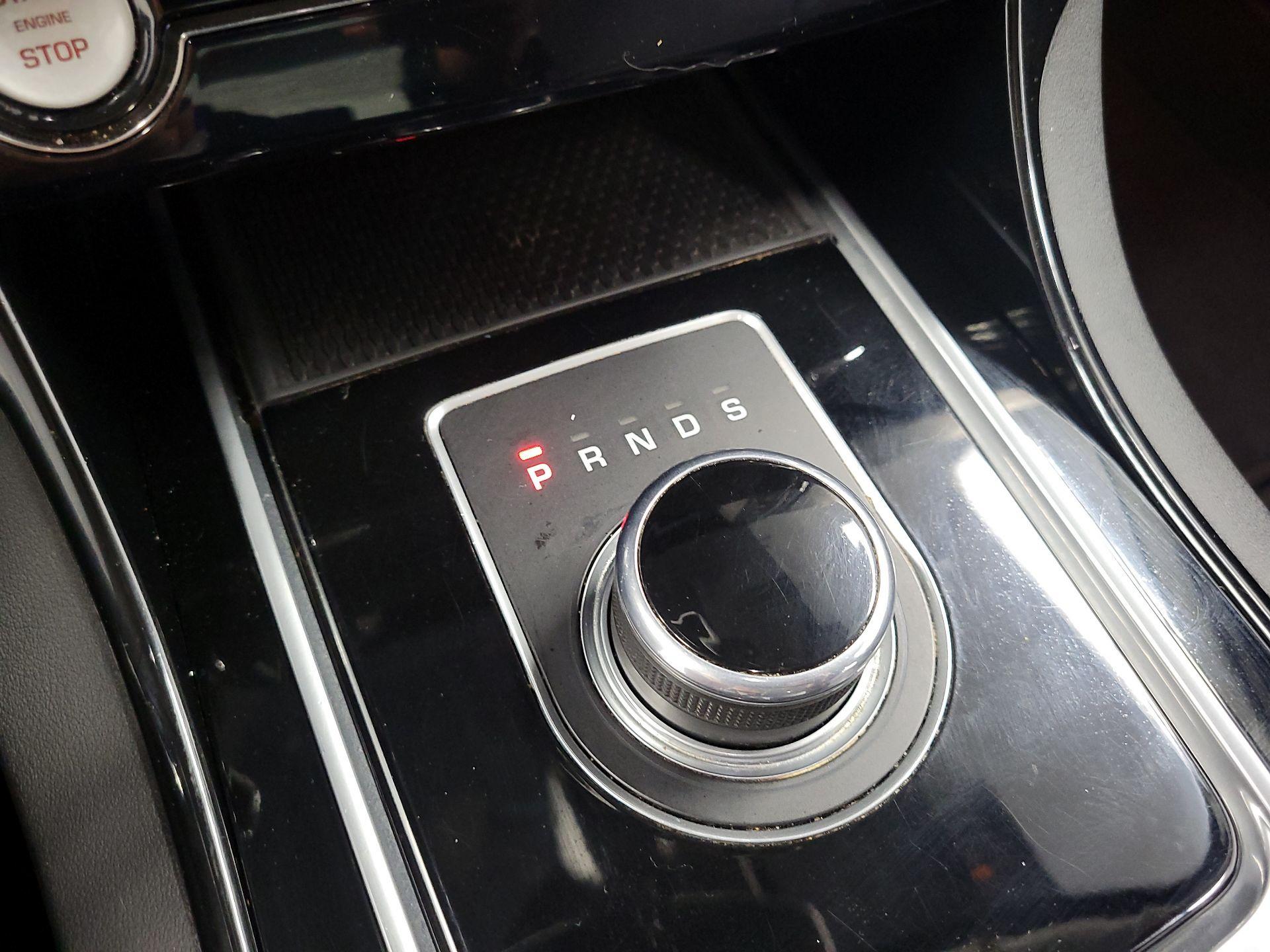 Thumbnail: 2017 Jaguar XE - 15