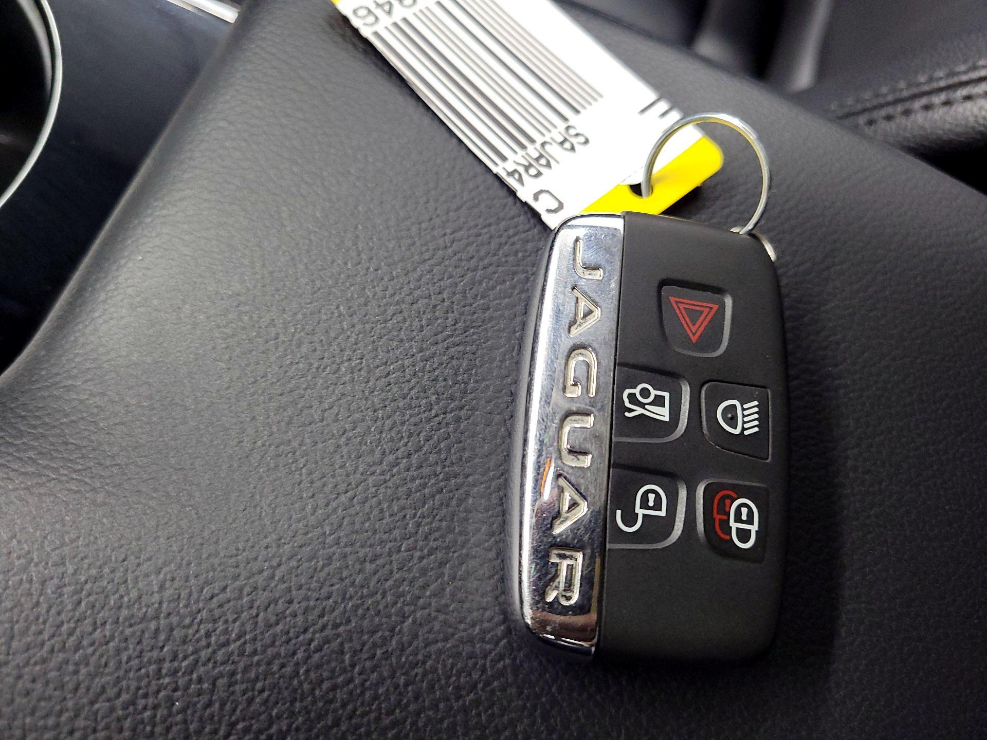 Thumbnail: 2017 Jaguar XE - 18