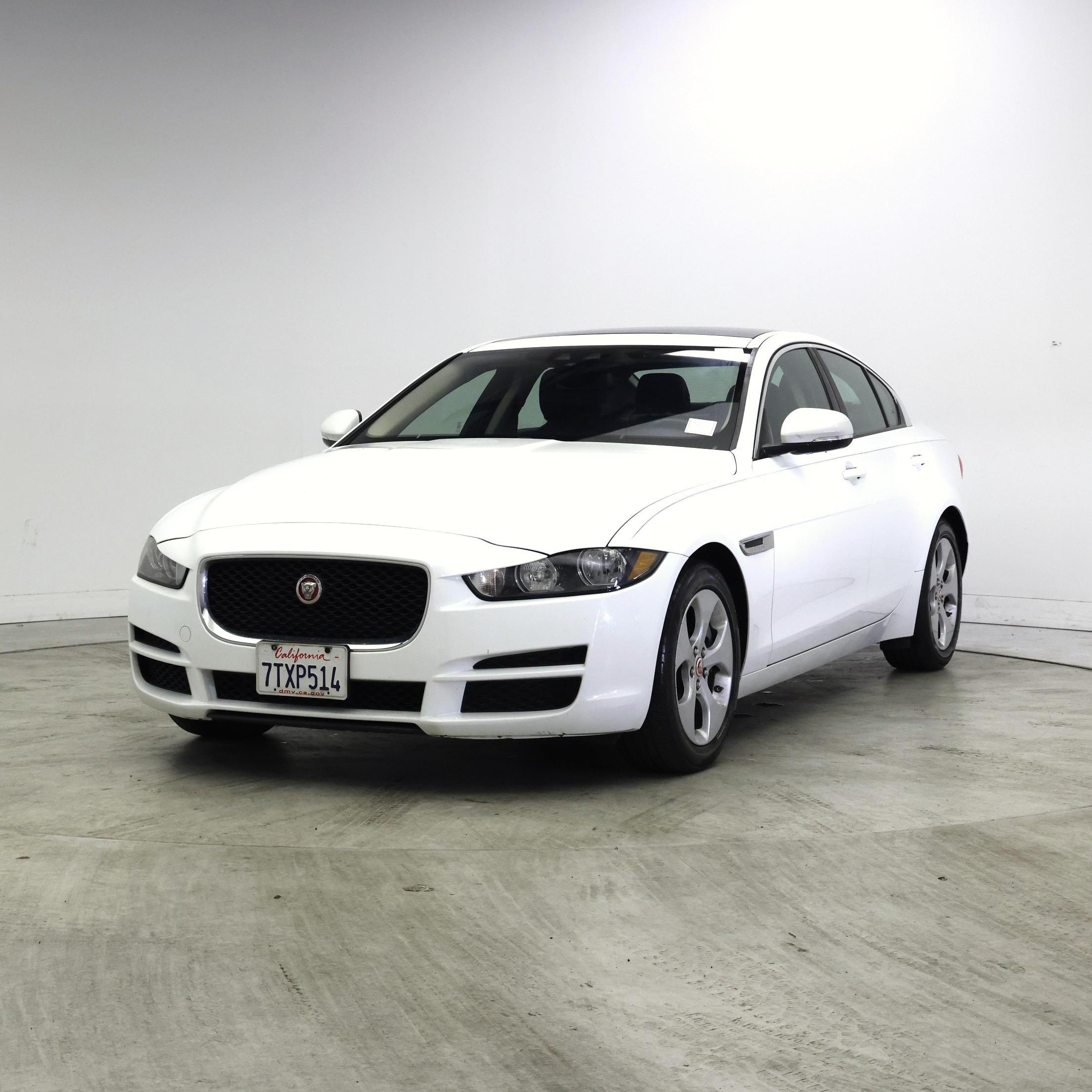 Thumbnail: 2017 Jaguar XE - 4