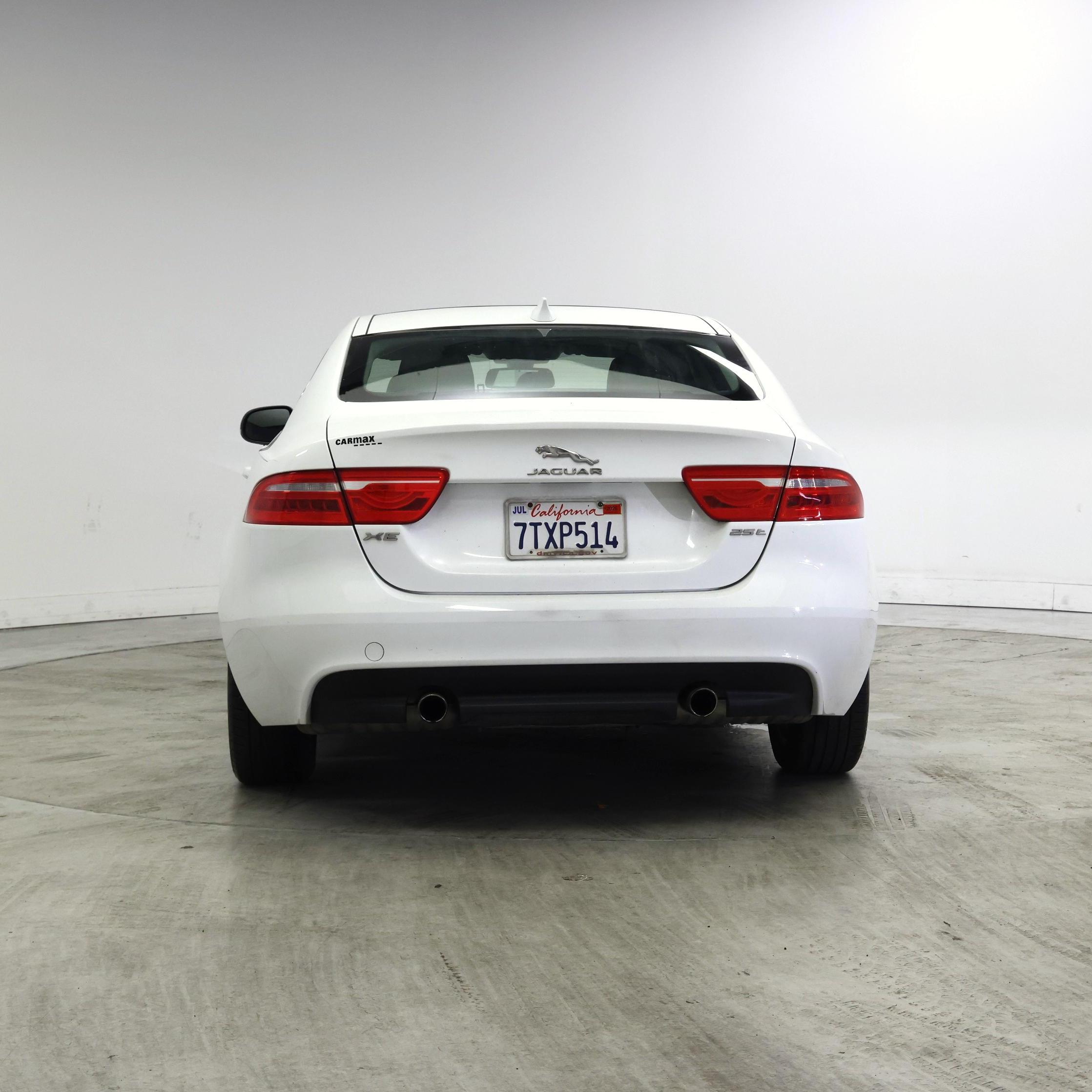 Thumbnail: 2017 Jaguar XE - 6