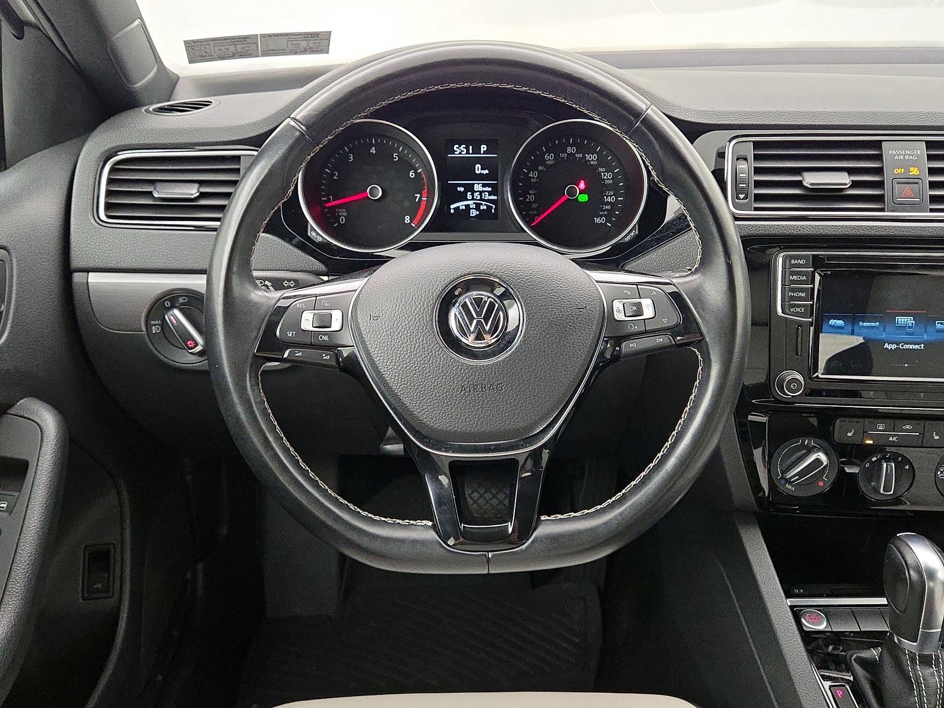 Thumbnail: 2017 Volkswagen Jetta - 10