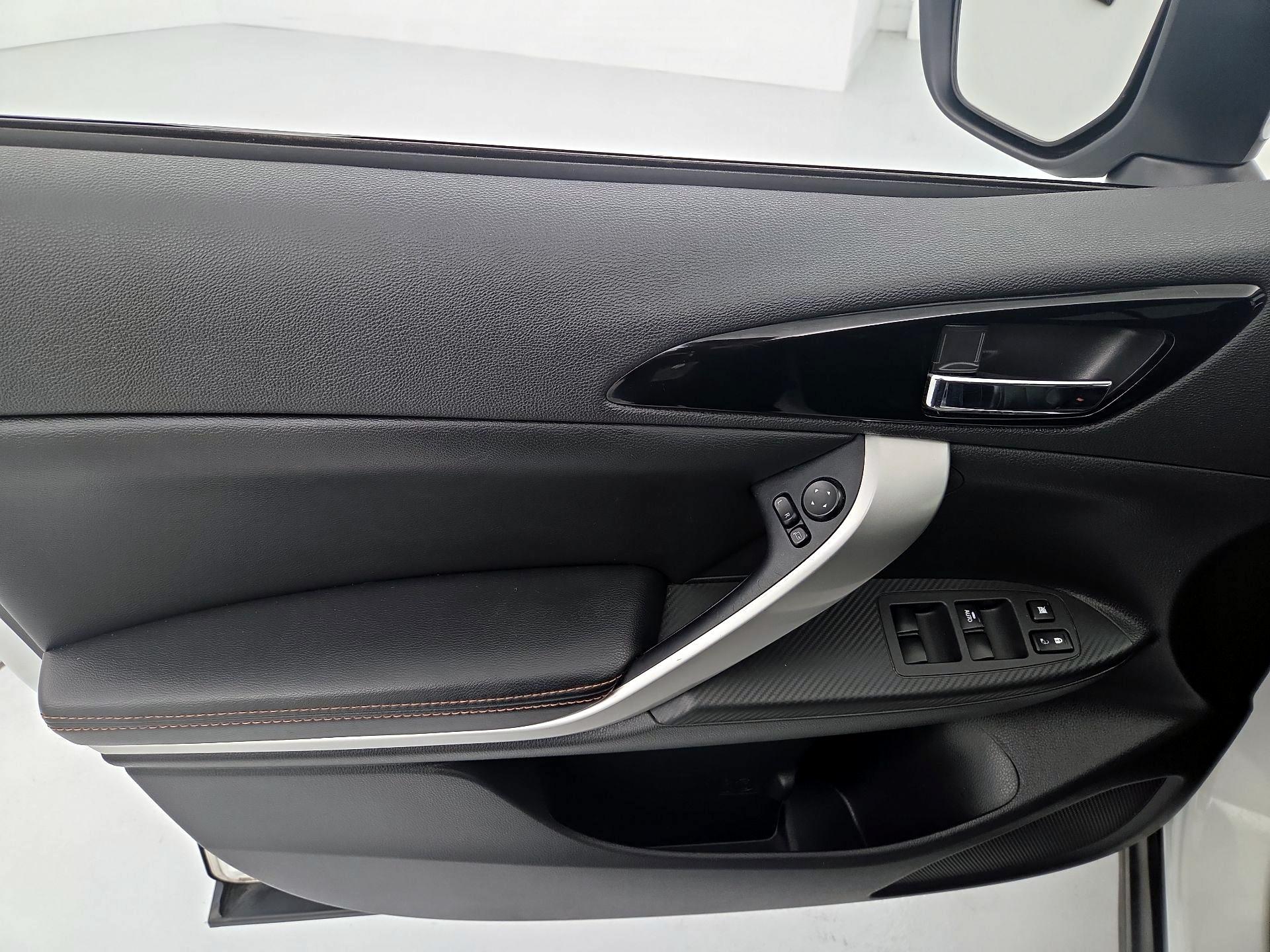 Thumbnail: 2019 Mitsubishi Eclipse Cross - 12