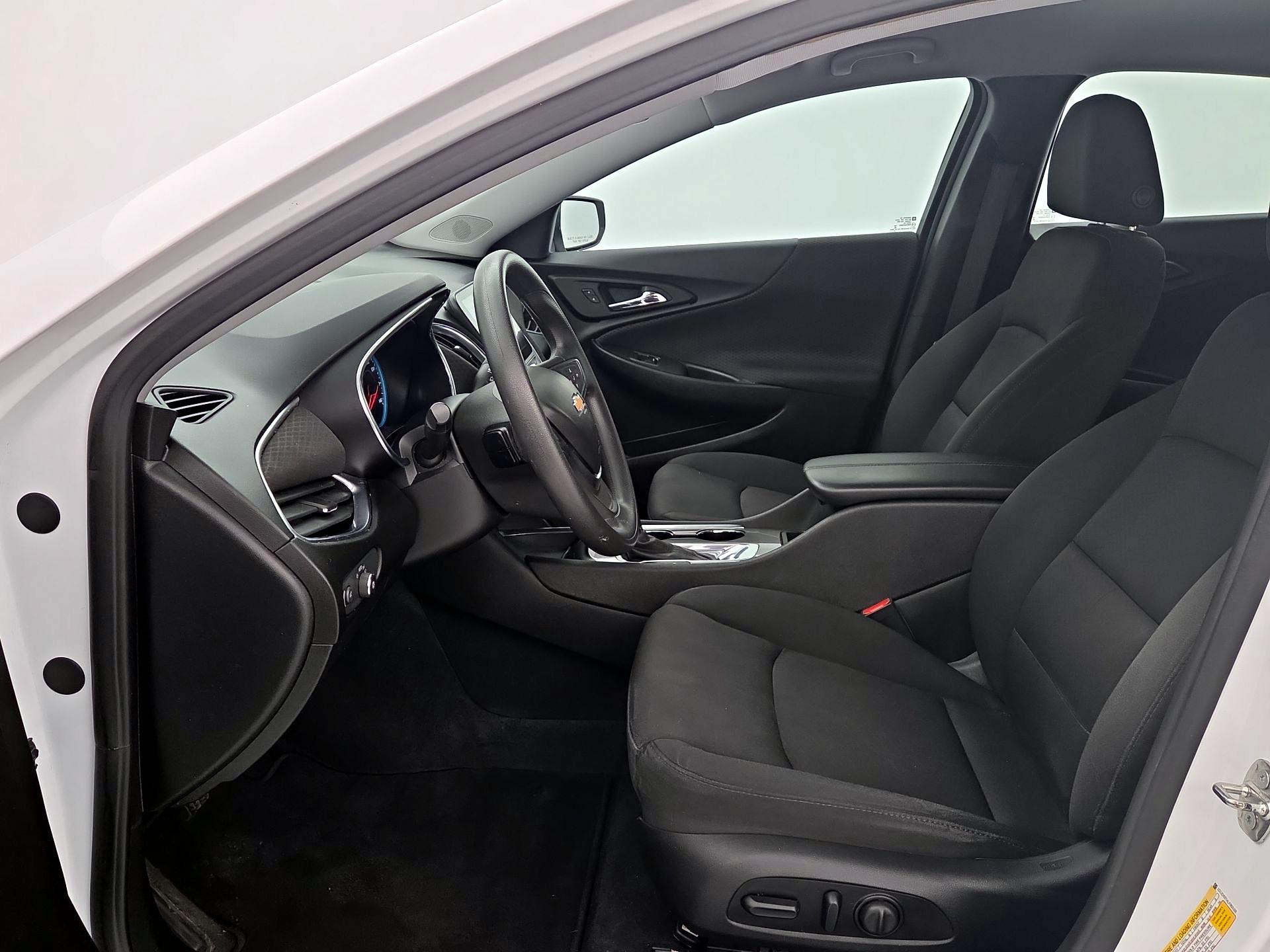 Thumbnail: 2020 Chevrolet Malibu - 11