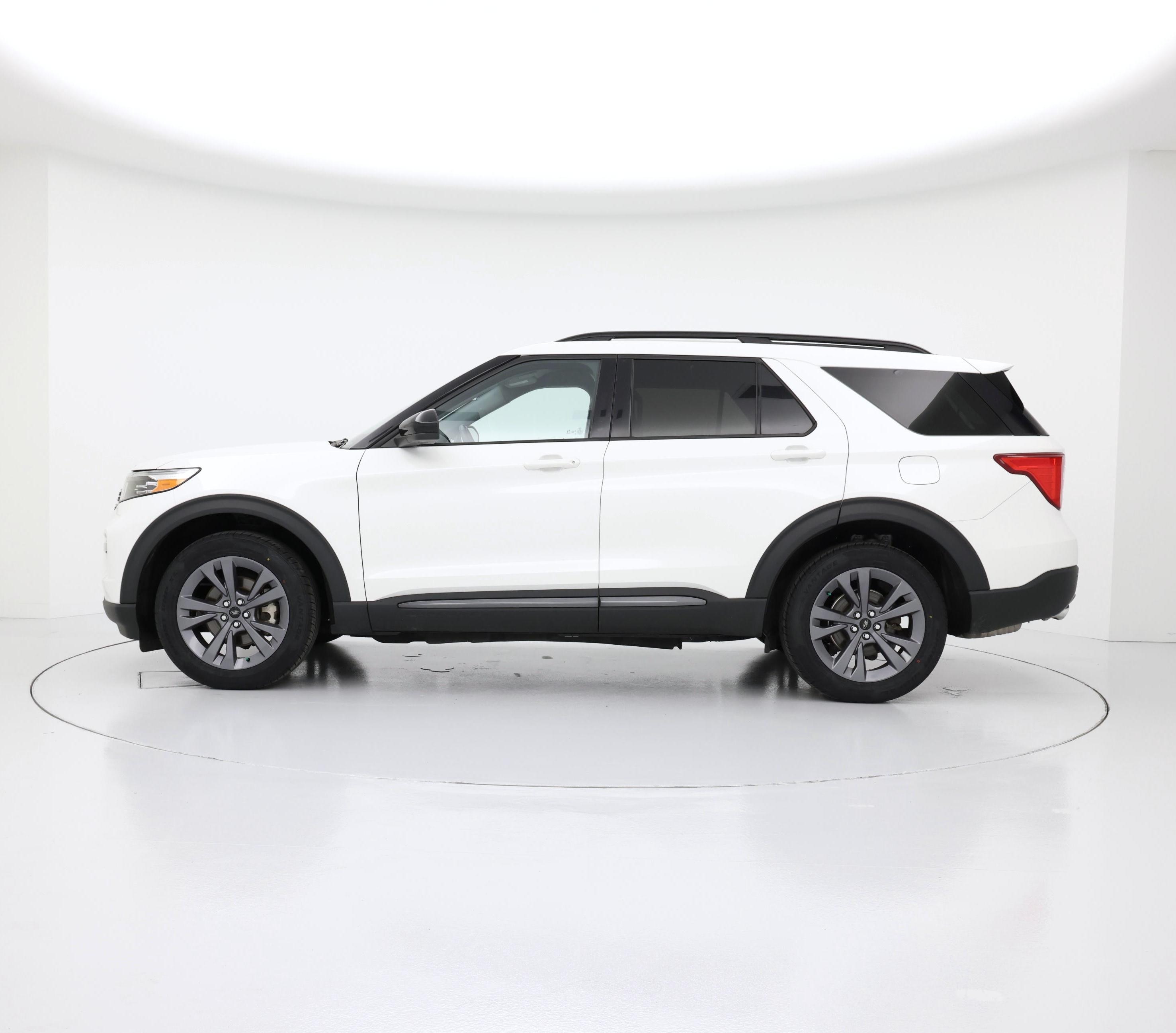 Thumbnail: 2022 Ford Explorer - 3