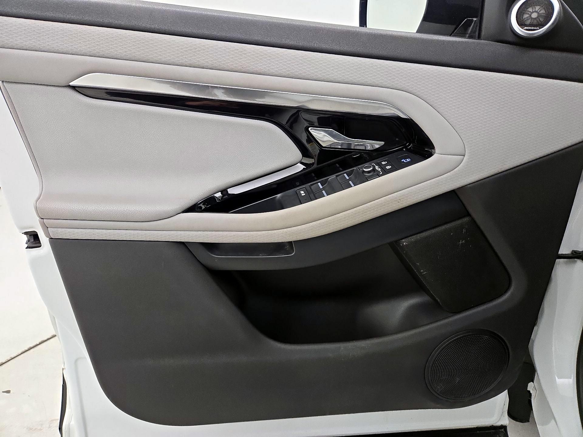 Thumbnail: 2021 Land Rover Range Rover Evoque - 12