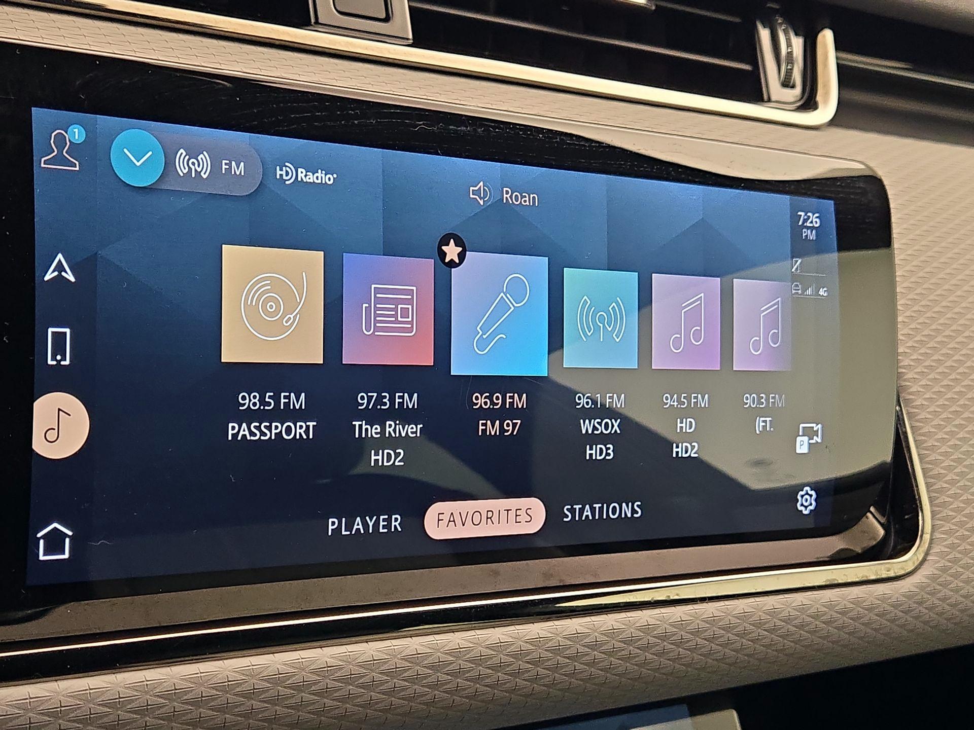 Thumbnail: 2021 Land Rover Range Rover Evoque - 15