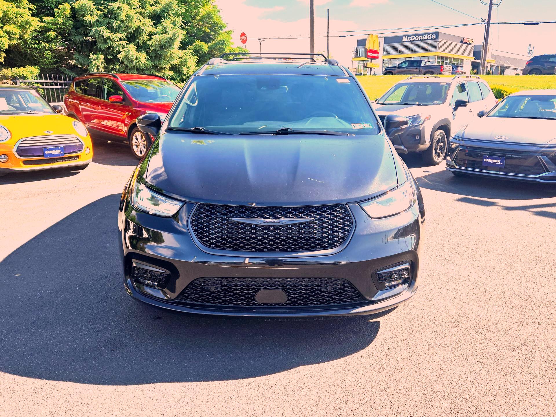Thumbnail: 2023 Chrysler Pacifica - 2
