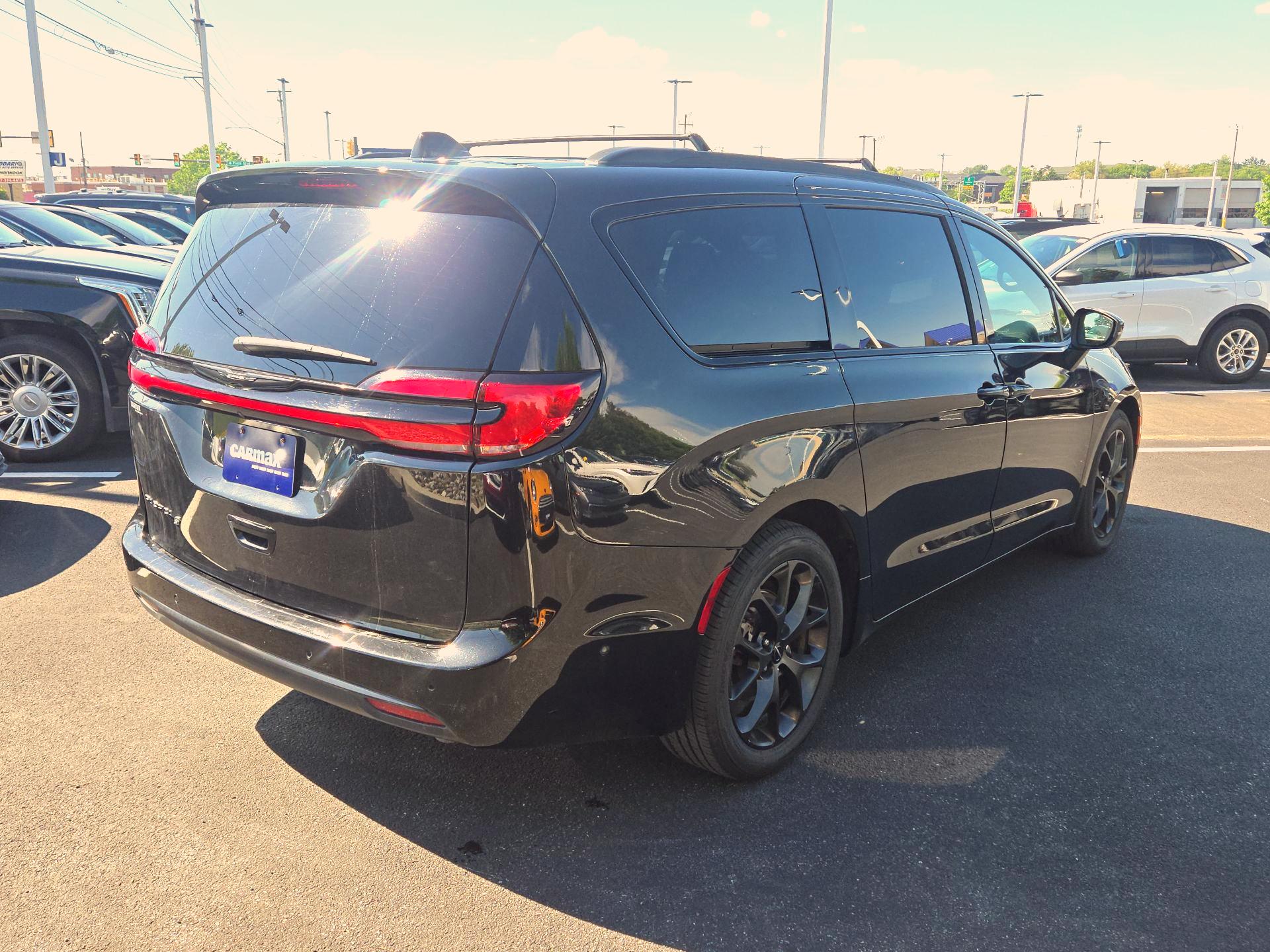 Thumbnail: 2023 Chrysler Pacifica - 5