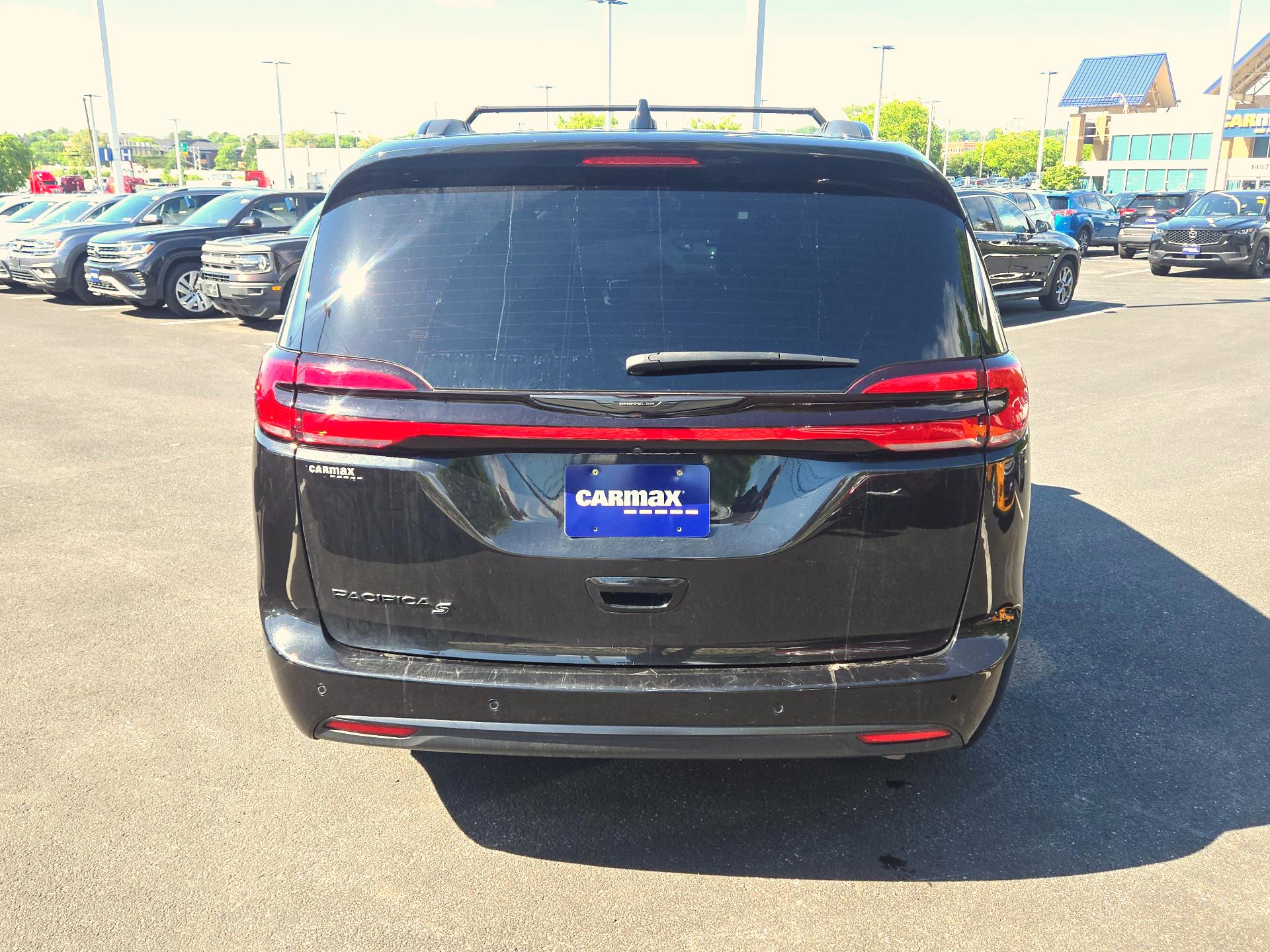 Thumbnail: 2023 Chrysler Pacifica - 6