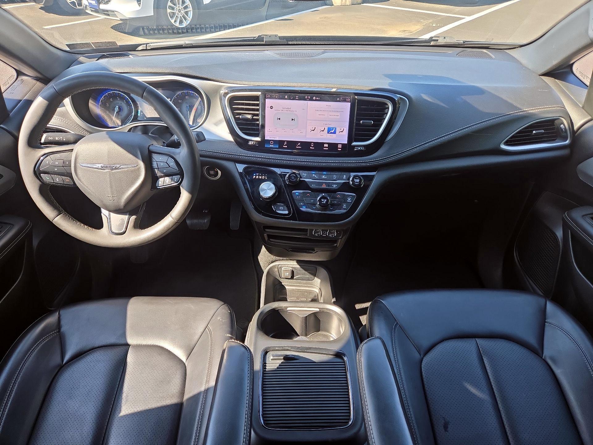 Thumbnail: 2023 Chrysler Pacifica - 8