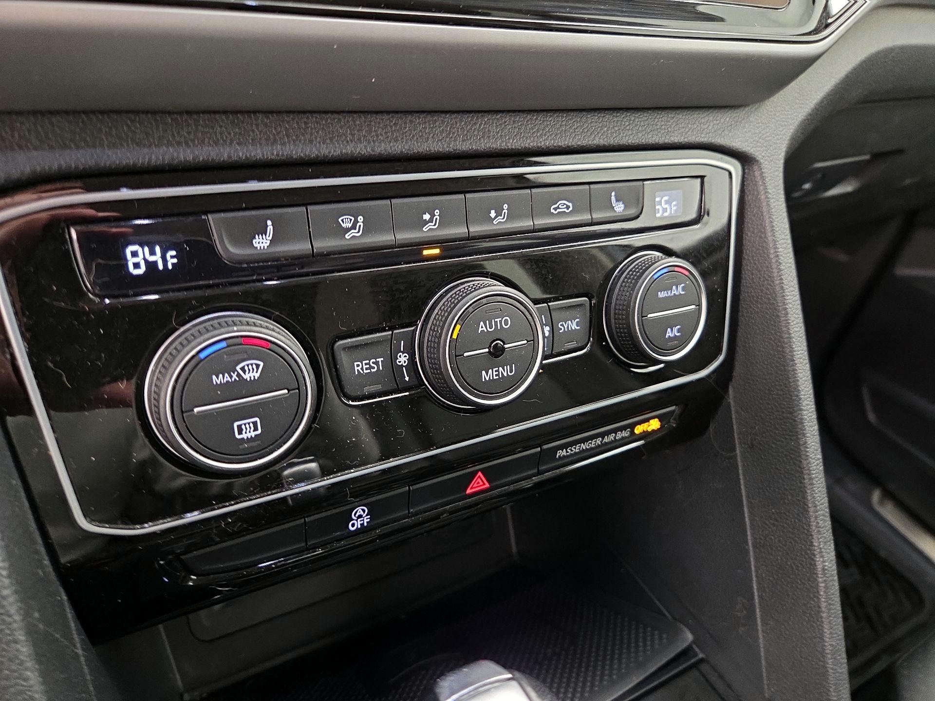 Thumbnail: 2022 Volkswagen Atlas - 16