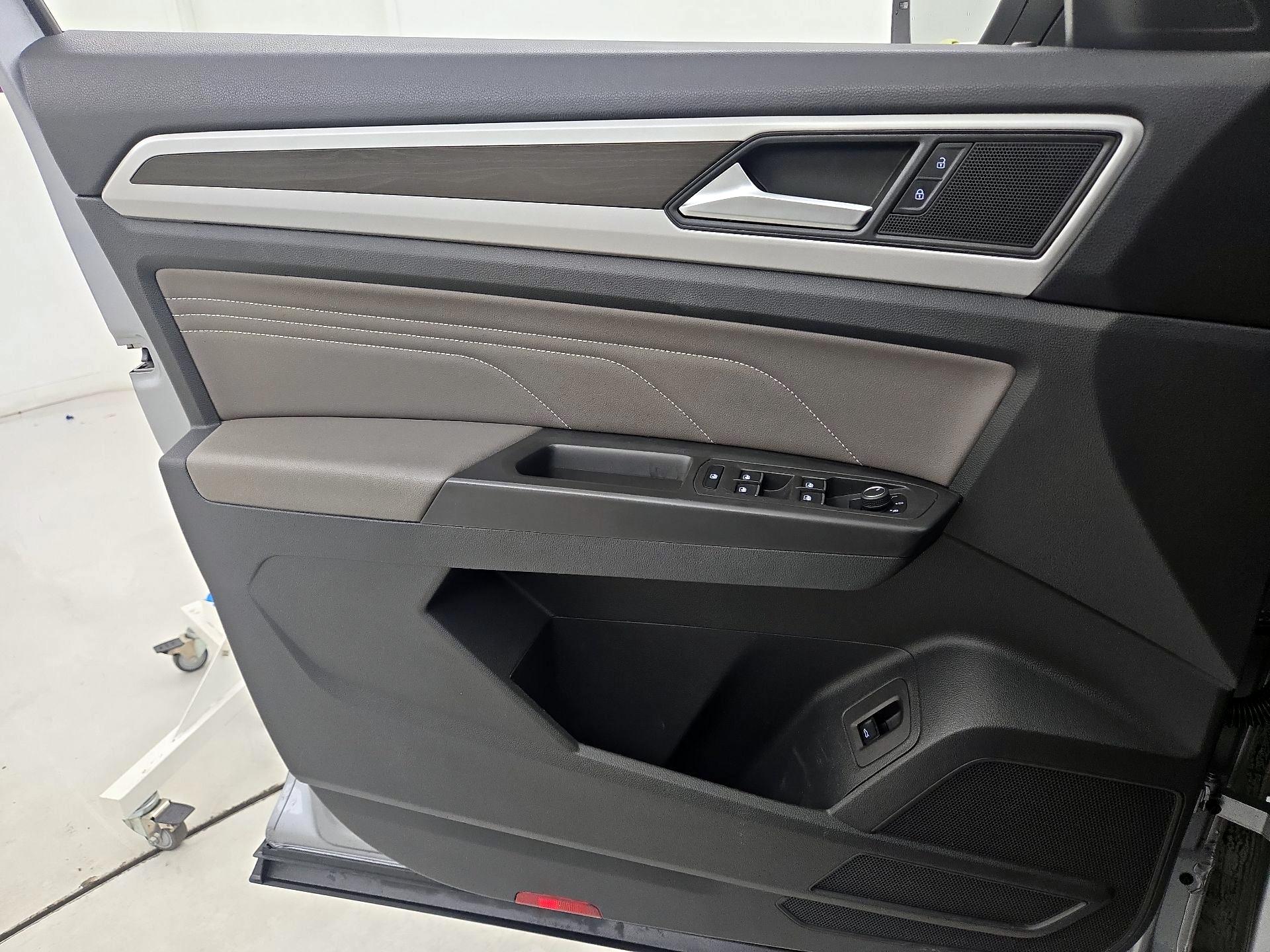 Thumbnail: 2023 Volkswagen Atlas - 12