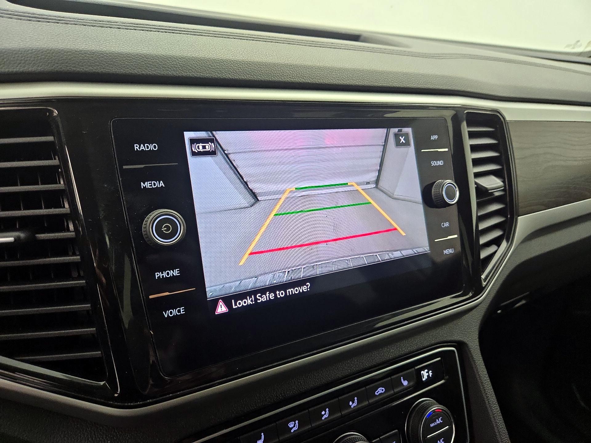 Thumbnail: 2023 Volkswagen Atlas - 14