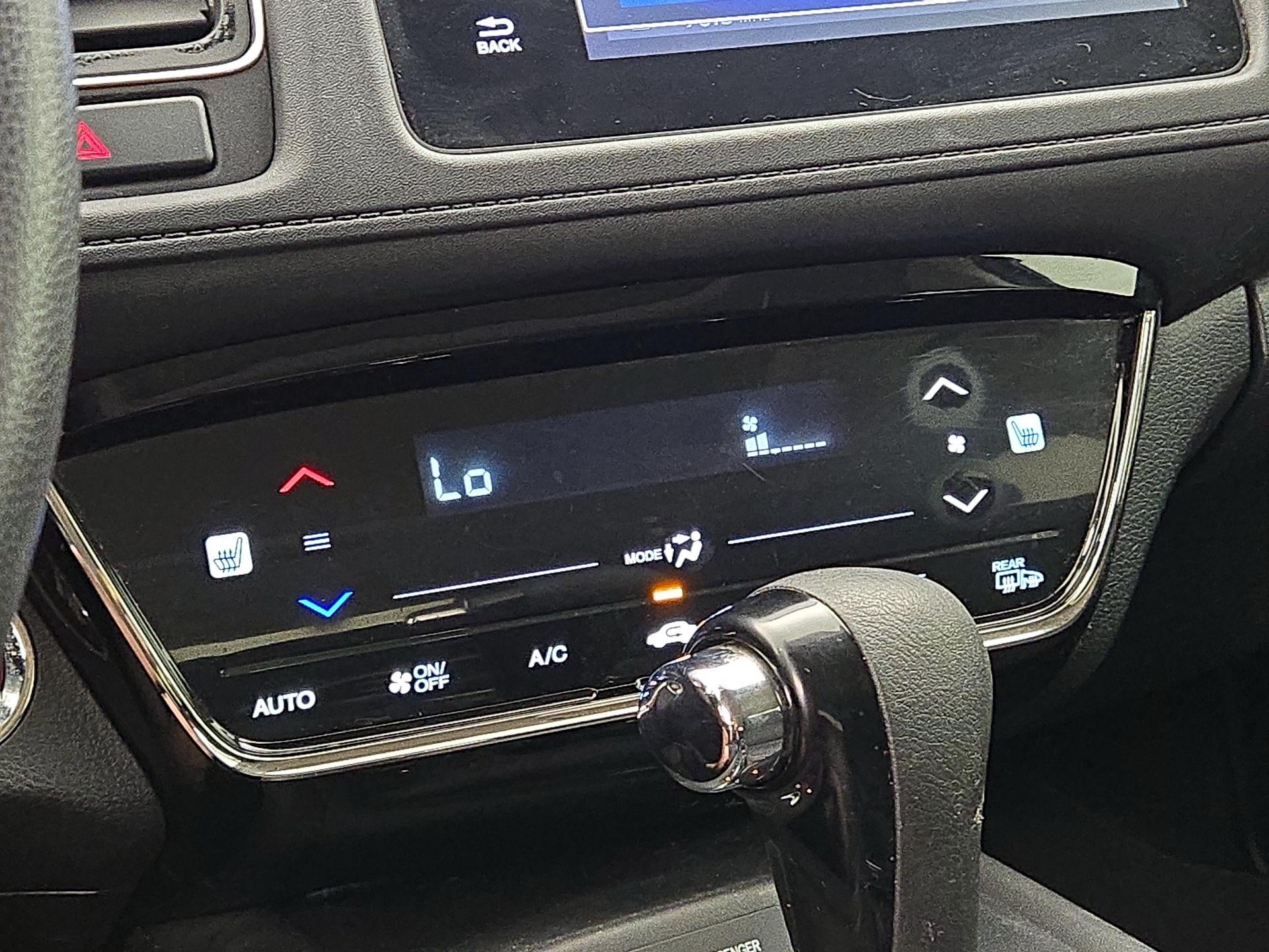 Thumbnail: 2016 Honda HR-V - 16