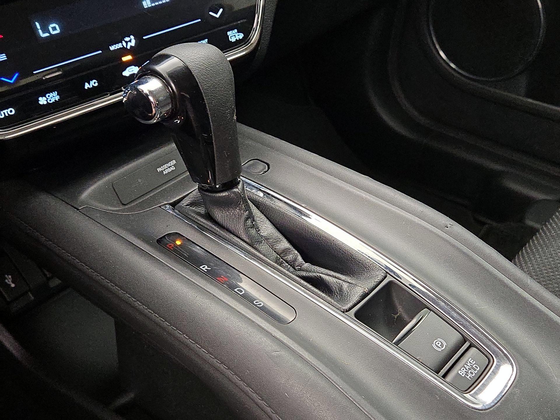 Thumbnail: 2016 Honda HR-V - 17
