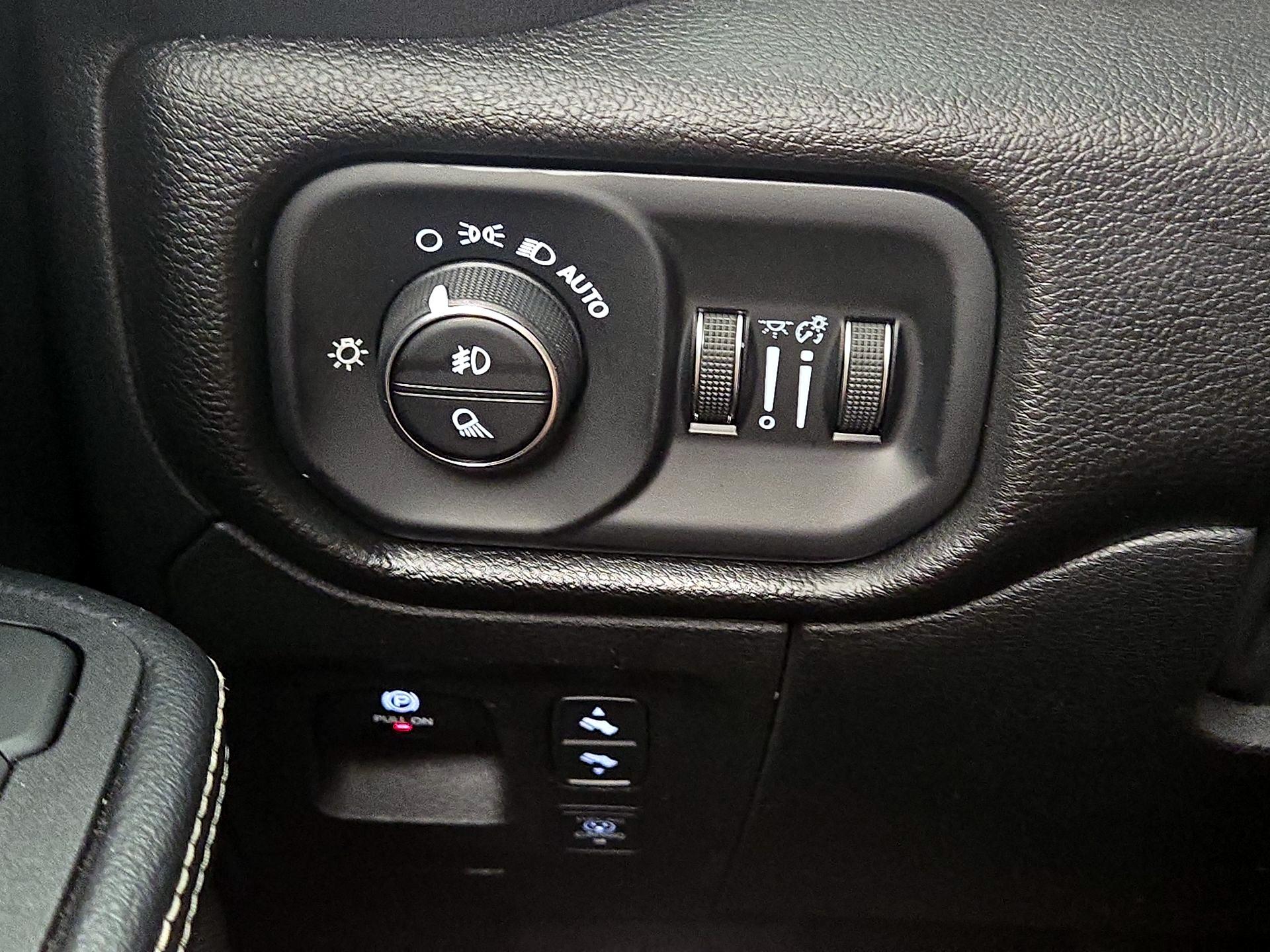 Thumbnail: 2025 RAM 1500 - 13