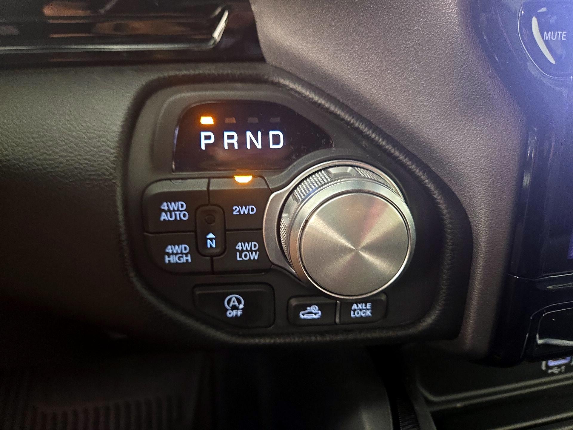 Thumbnail: 2025 RAM 1500 - 18