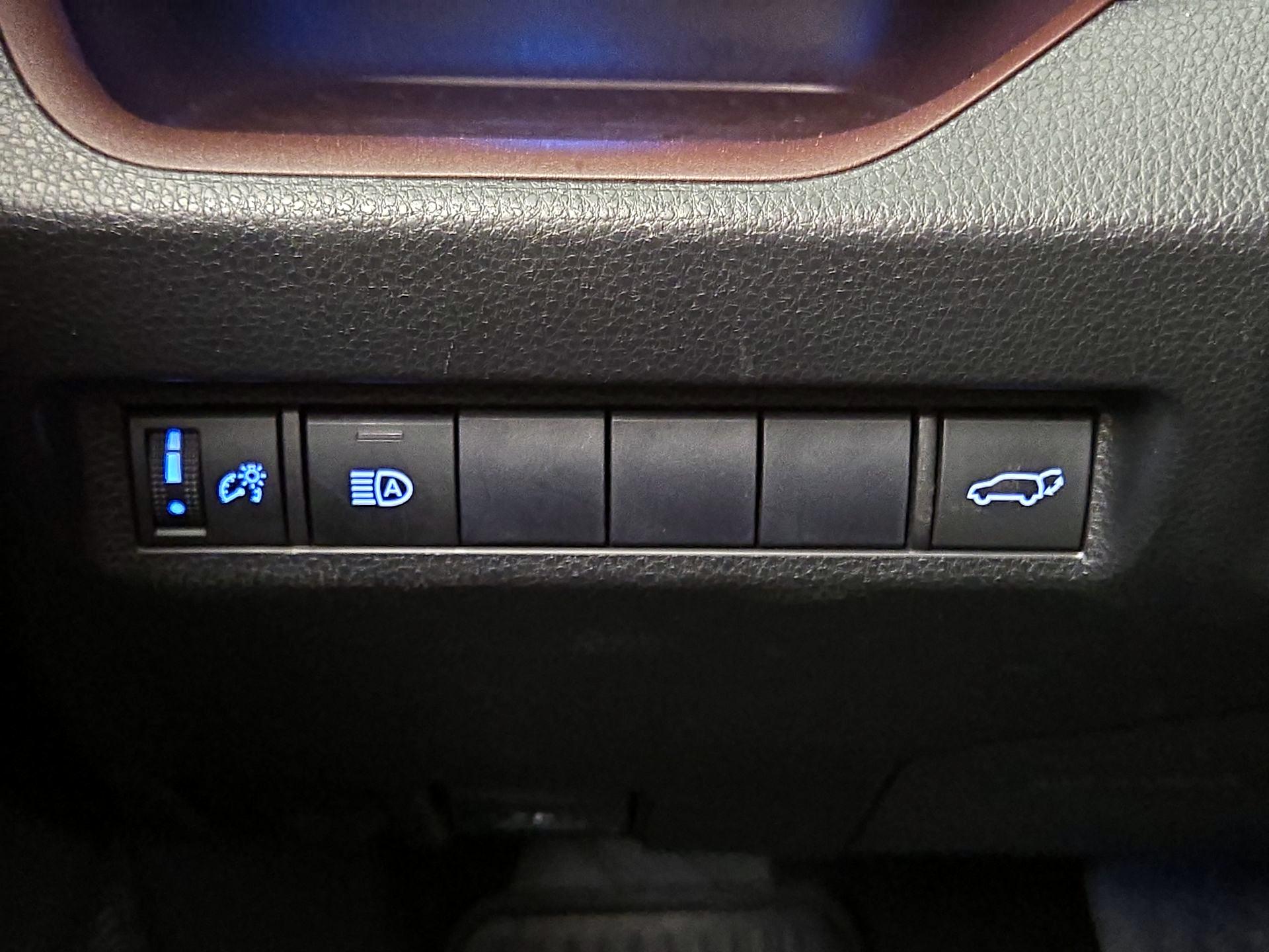 Thumbnail: 2020 Toyota RAV4 - 13