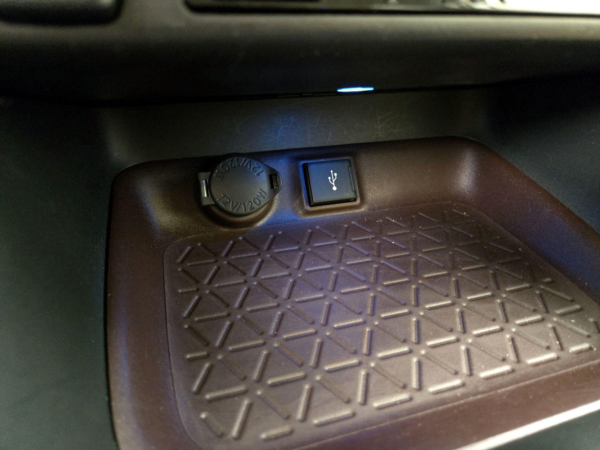 Thumbnail: 2020 Toyota RAV4 - 19