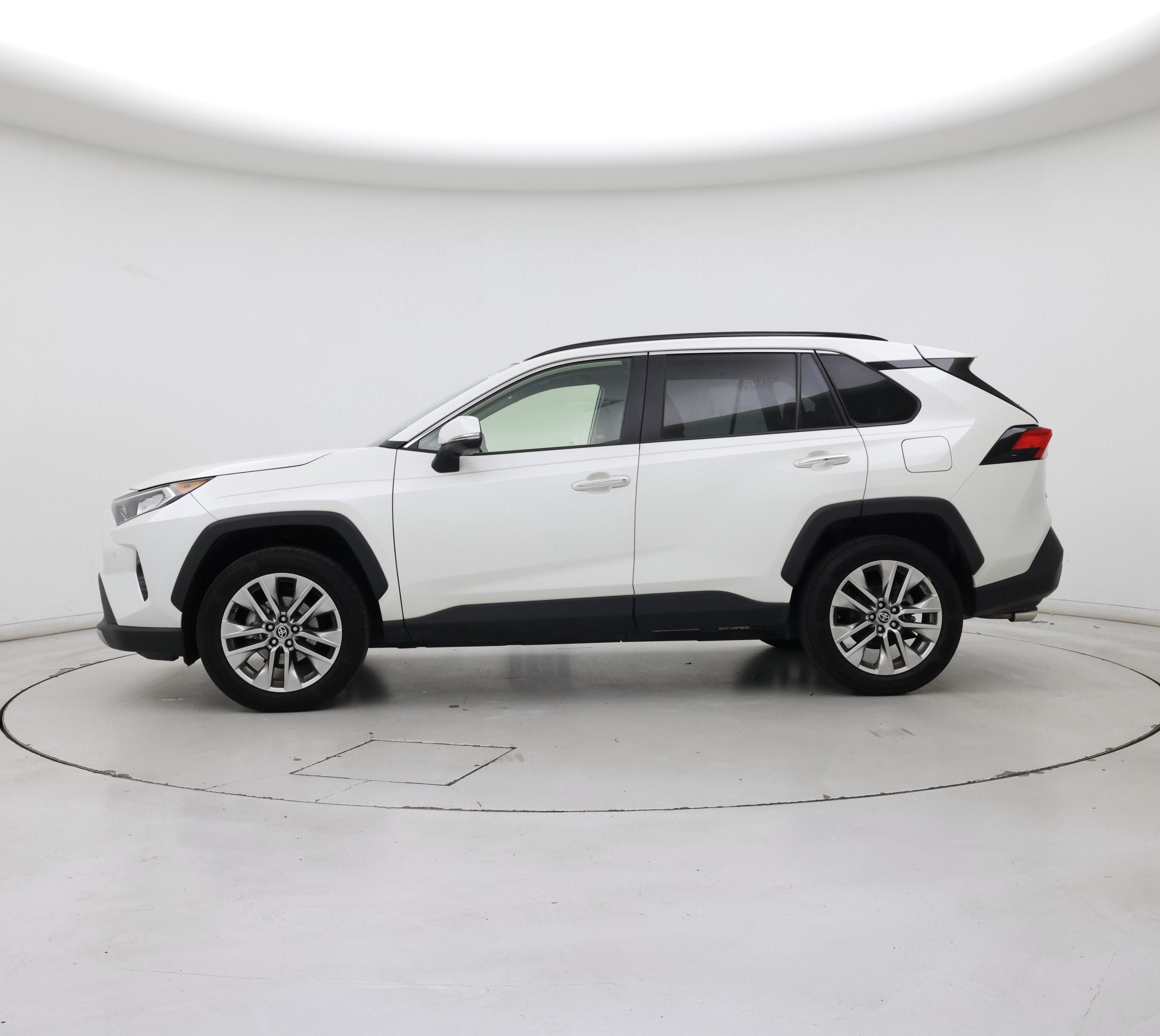 Thumbnail: 2020 Toyota RAV4 - 3
