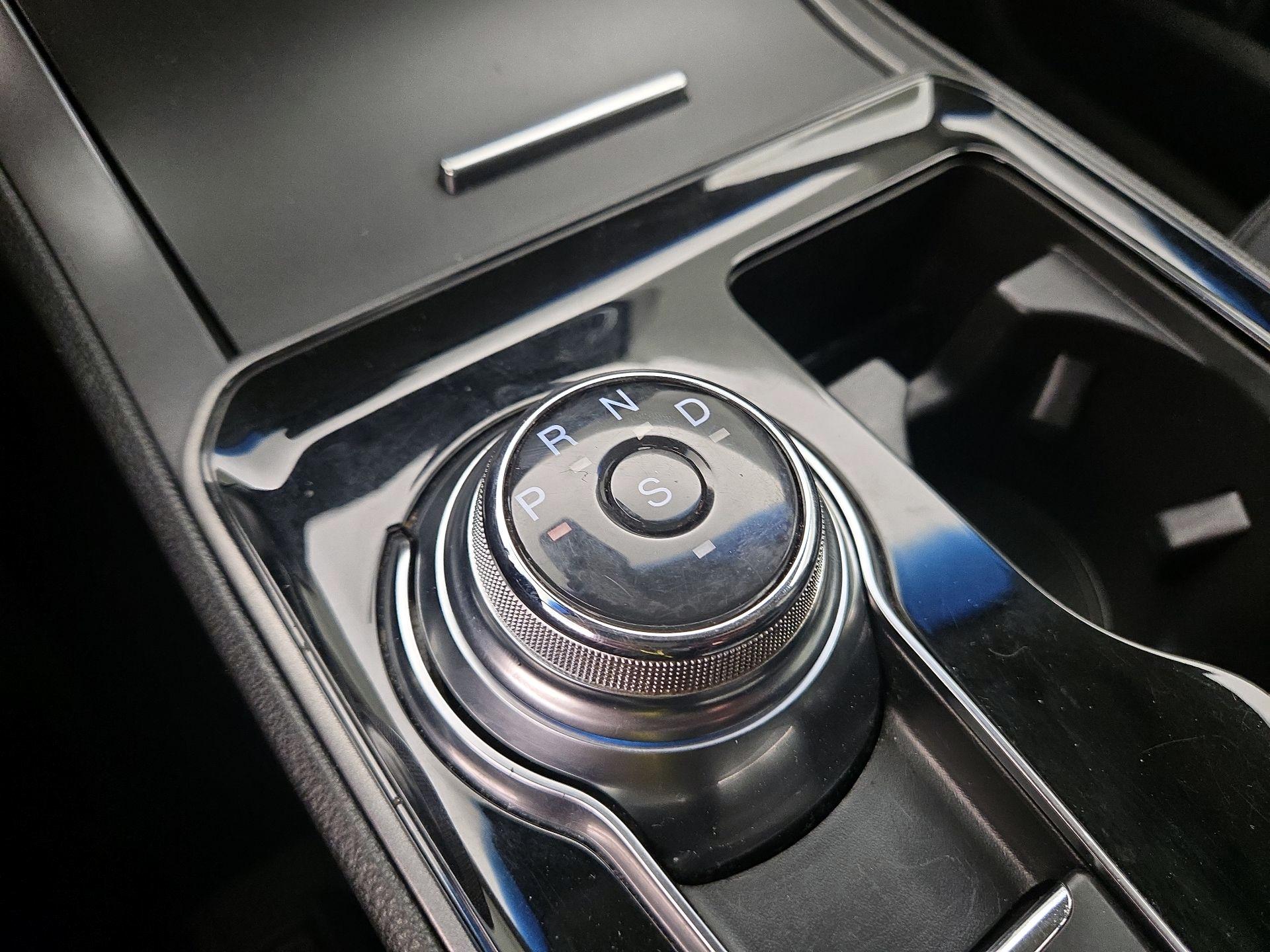 Thumbnail: 2020 Ford Edge - 17