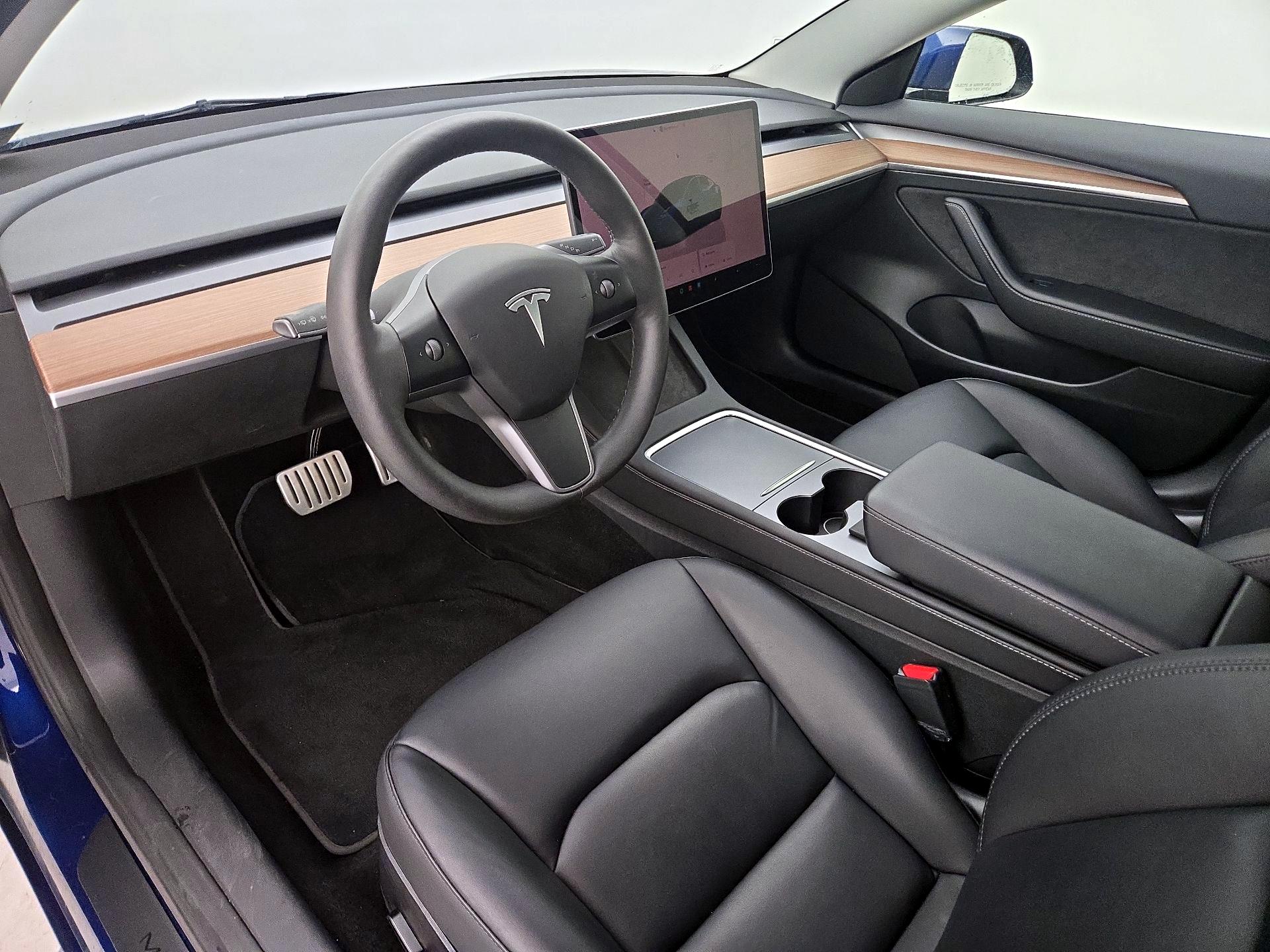 Thumbnail: 2023 Tesla Model 3 - 11