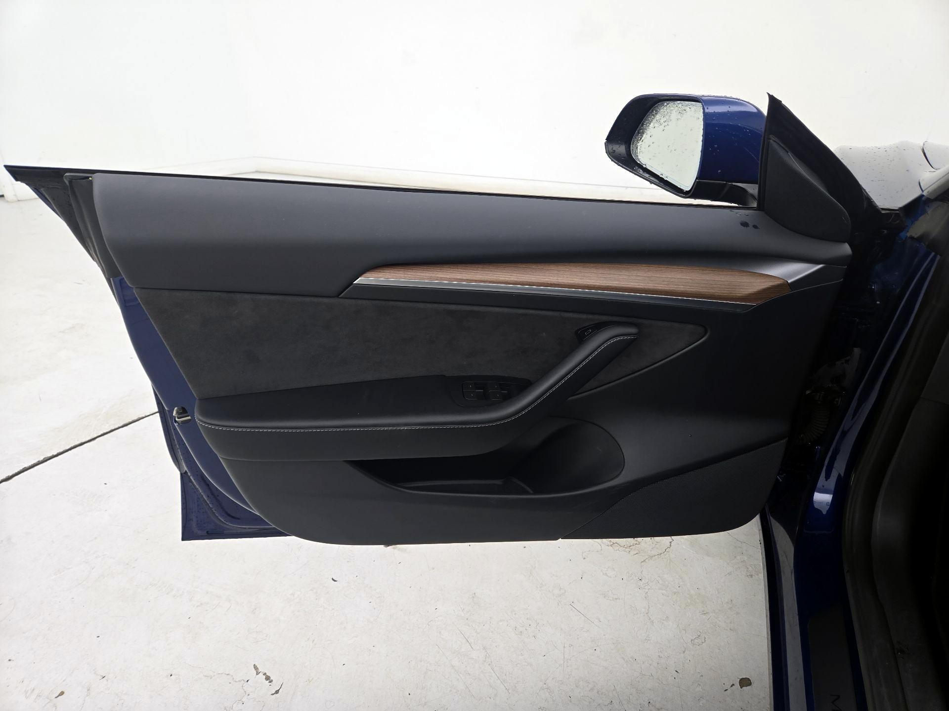 Thumbnail: 2023 Tesla Model 3 - 12