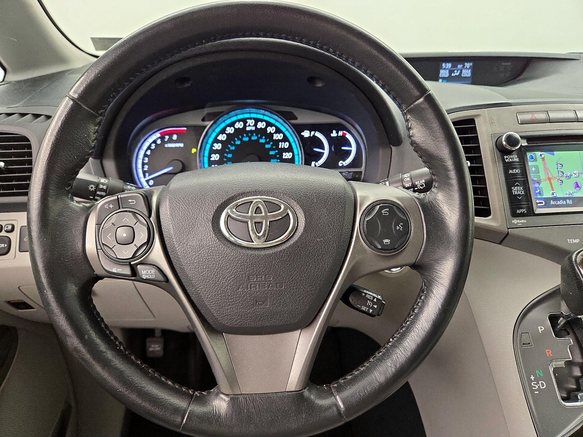 Thumbnail: 2014 Toyota Venza - 10