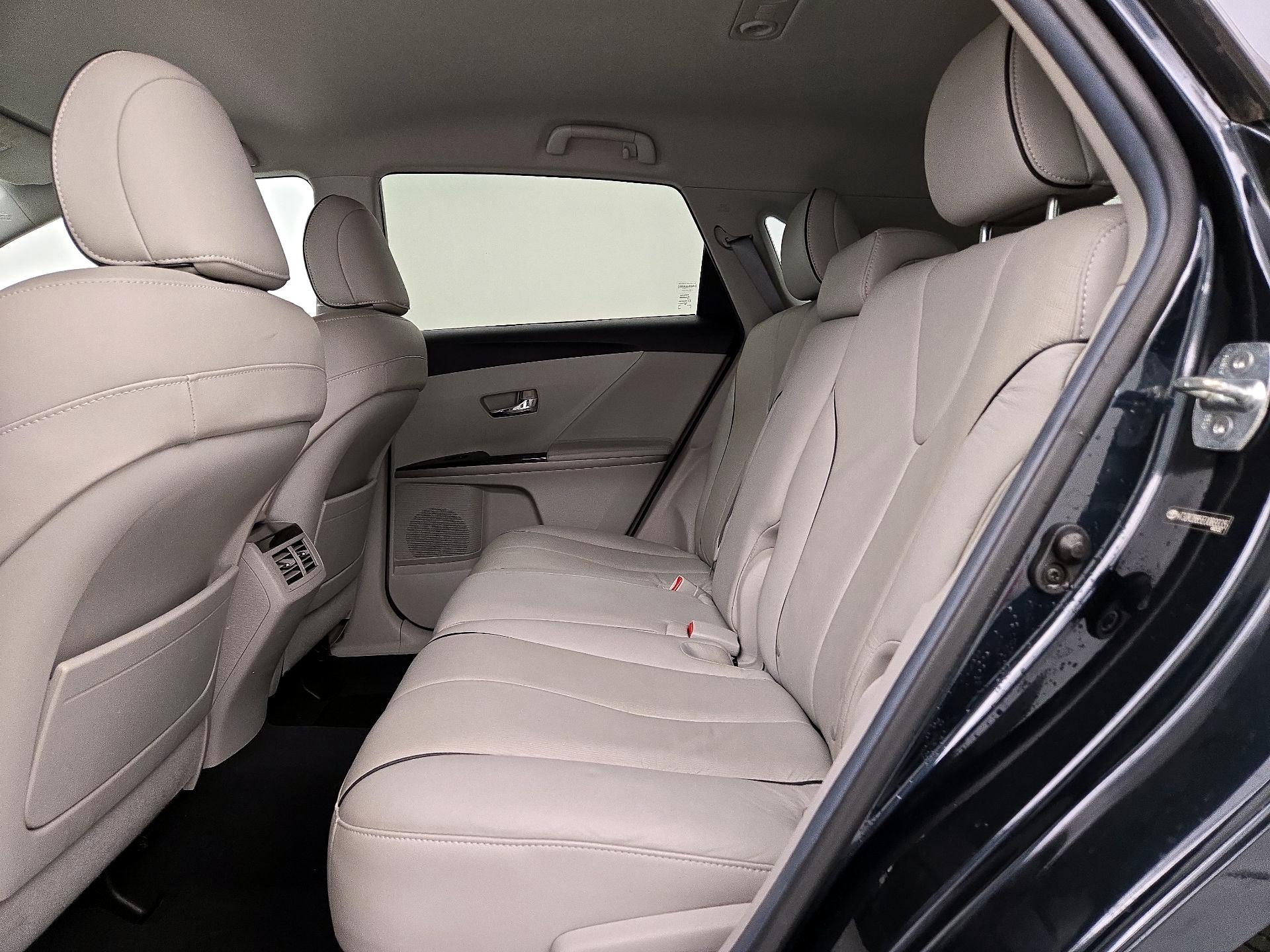Thumbnail: 2014 Toyota Venza - 19