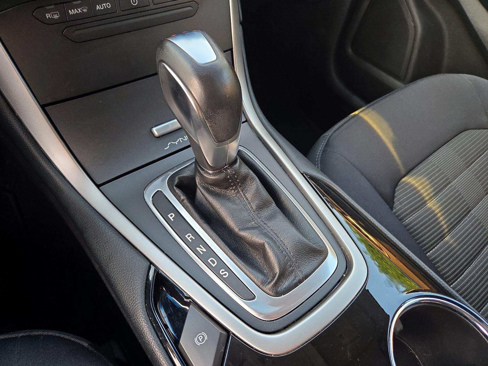 Thumbnail: 2016 Ford Edge - 15
