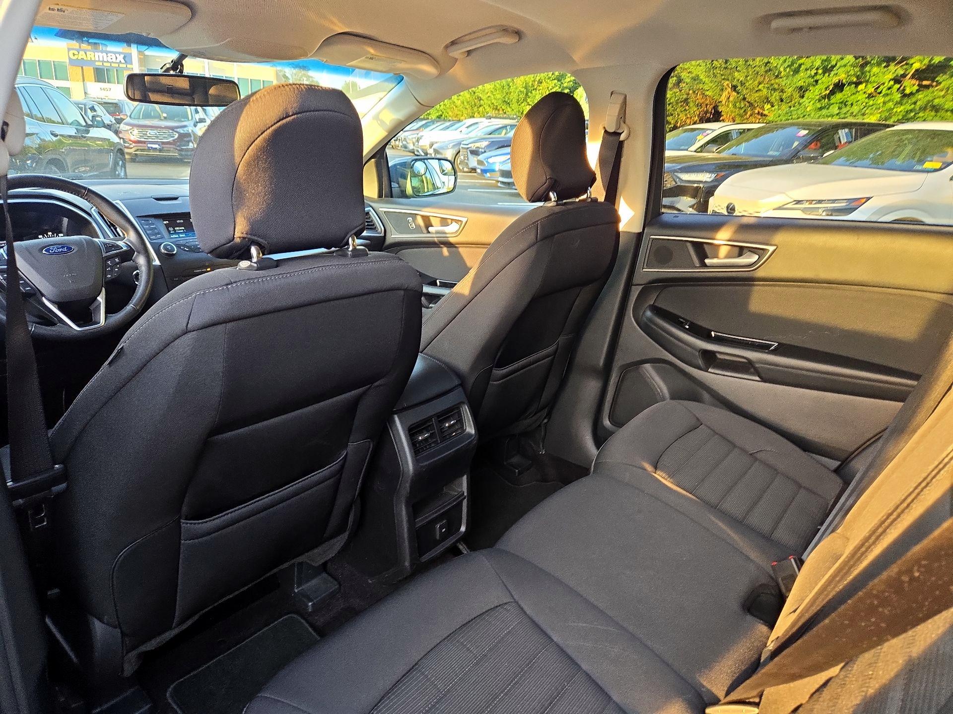 Thumbnail: 2016 Ford Edge - 17
