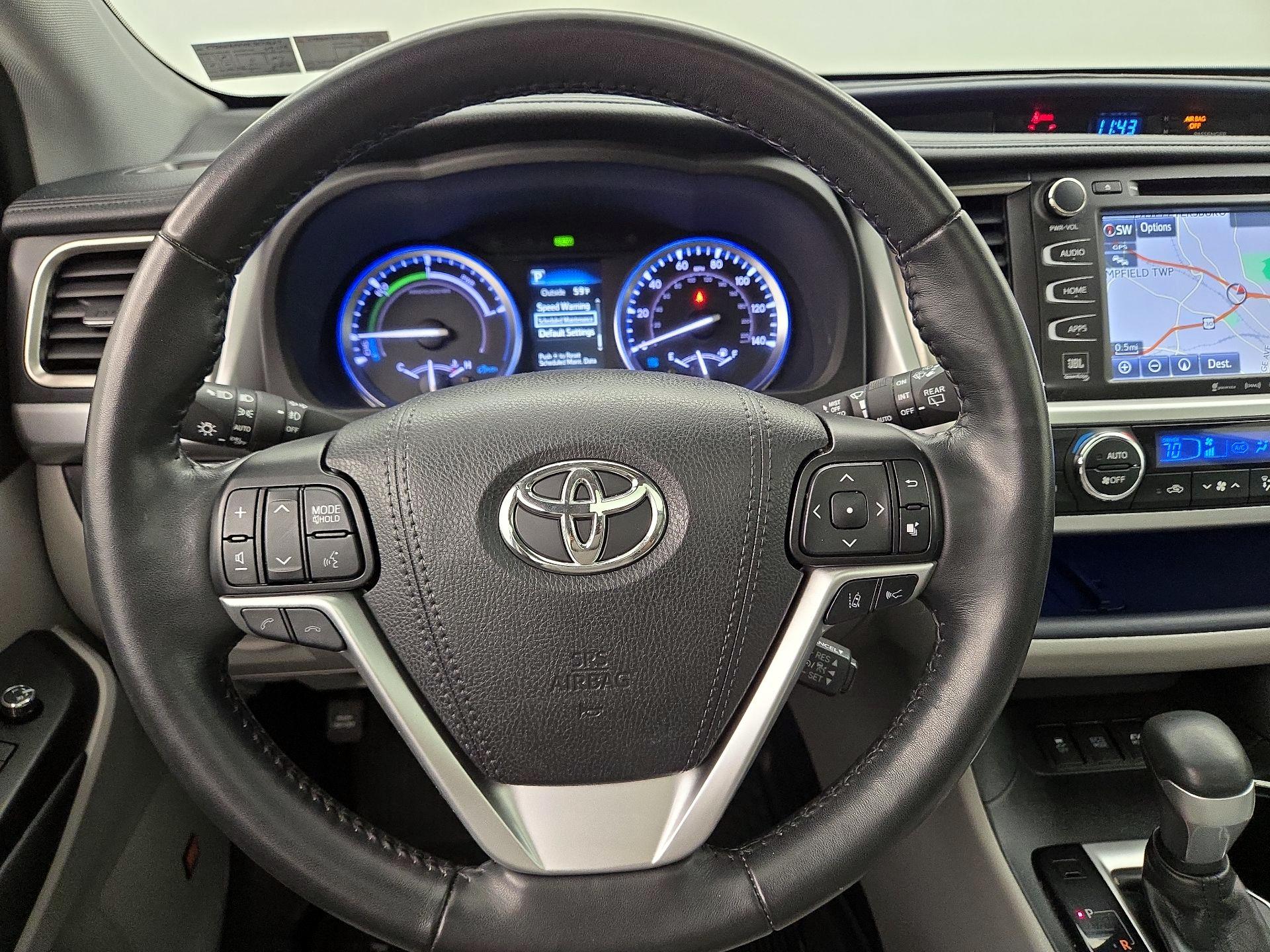 Thumbnail: 2019 Toyota Highlander - 10