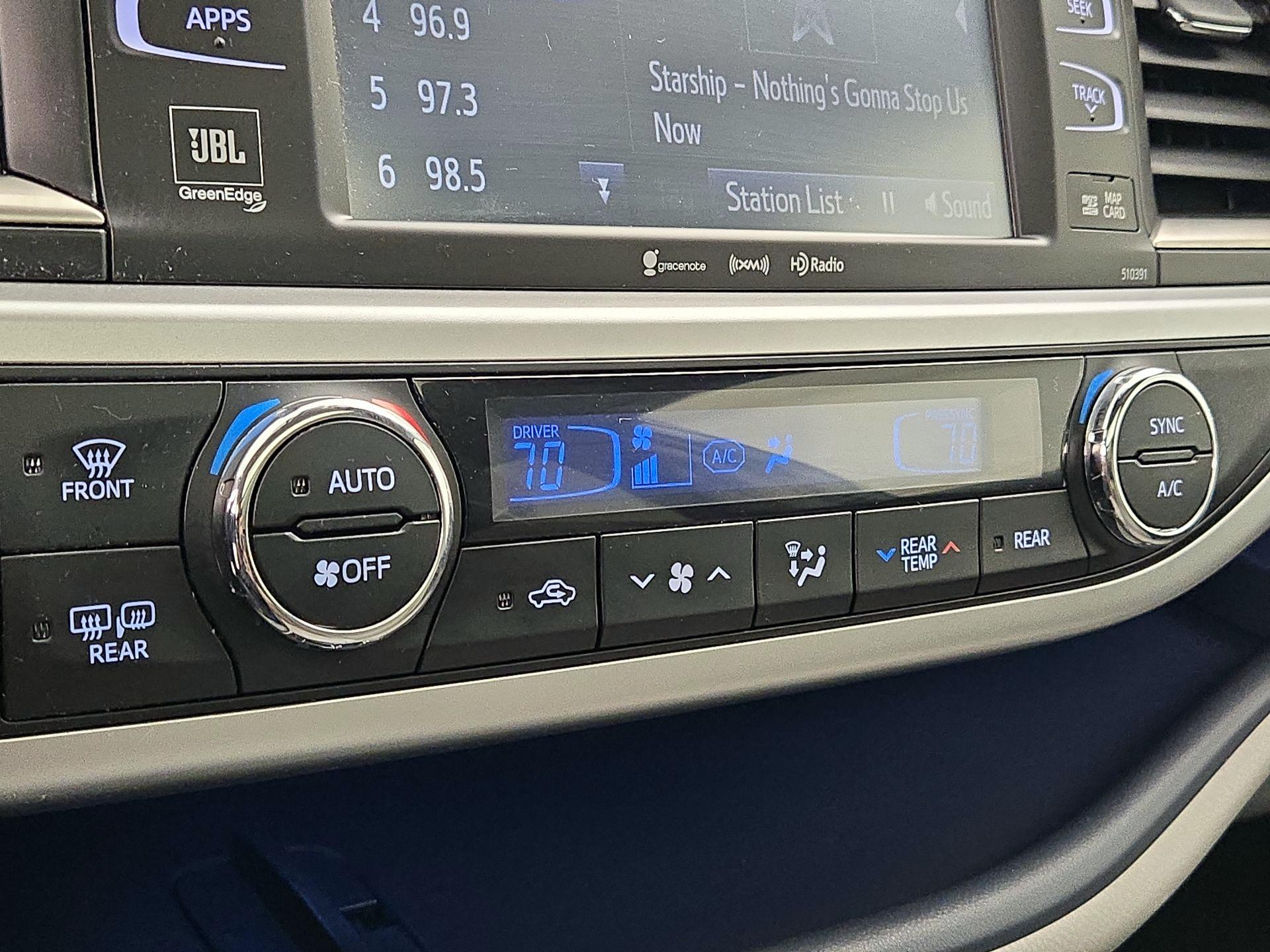 Thumbnail: 2019 Toyota Highlander - 16